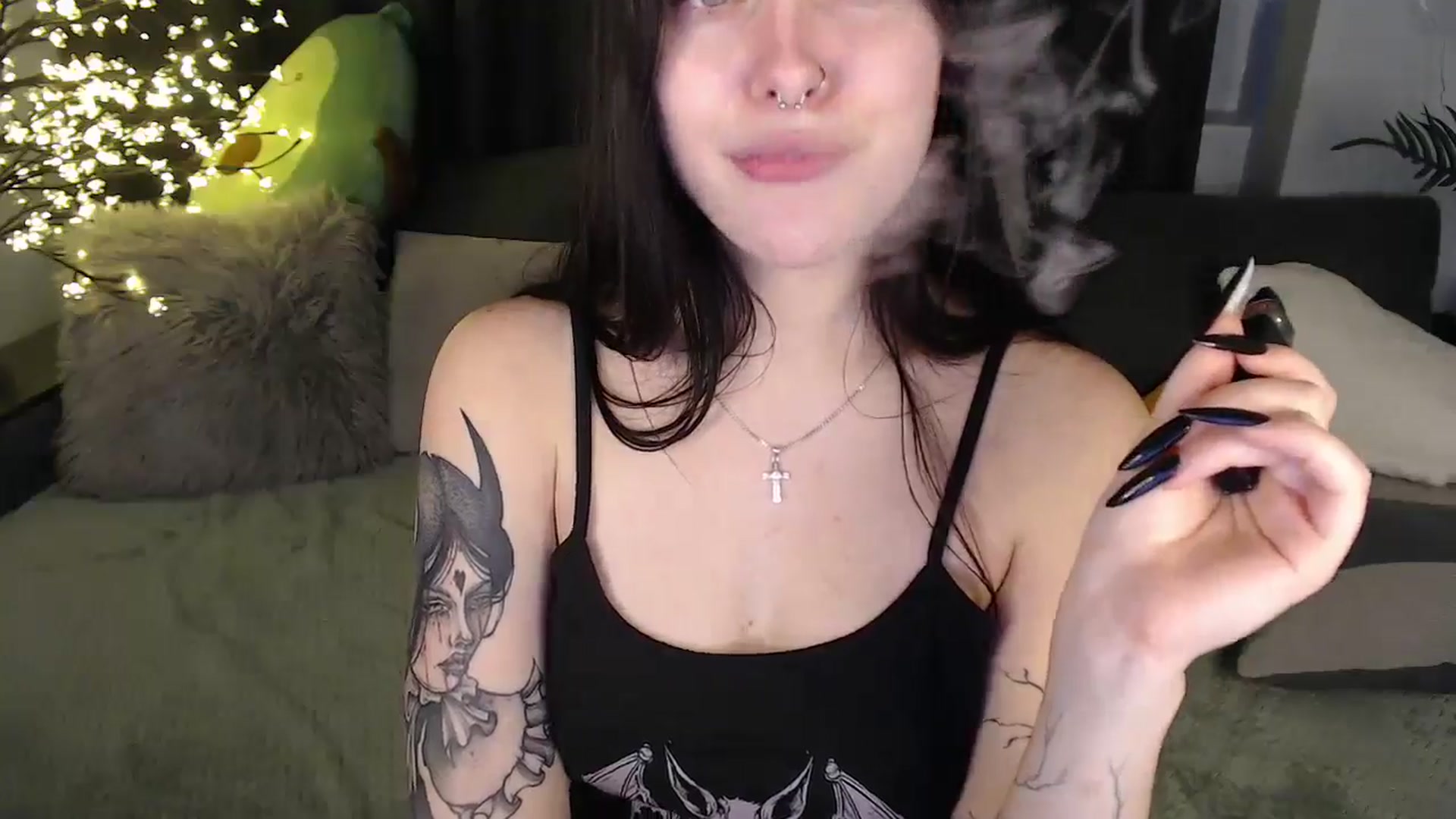 Gallery image thumbnail from SerenaSantos's myfreecams stream on, 12/03/2025, 11:55 image 20 of 20