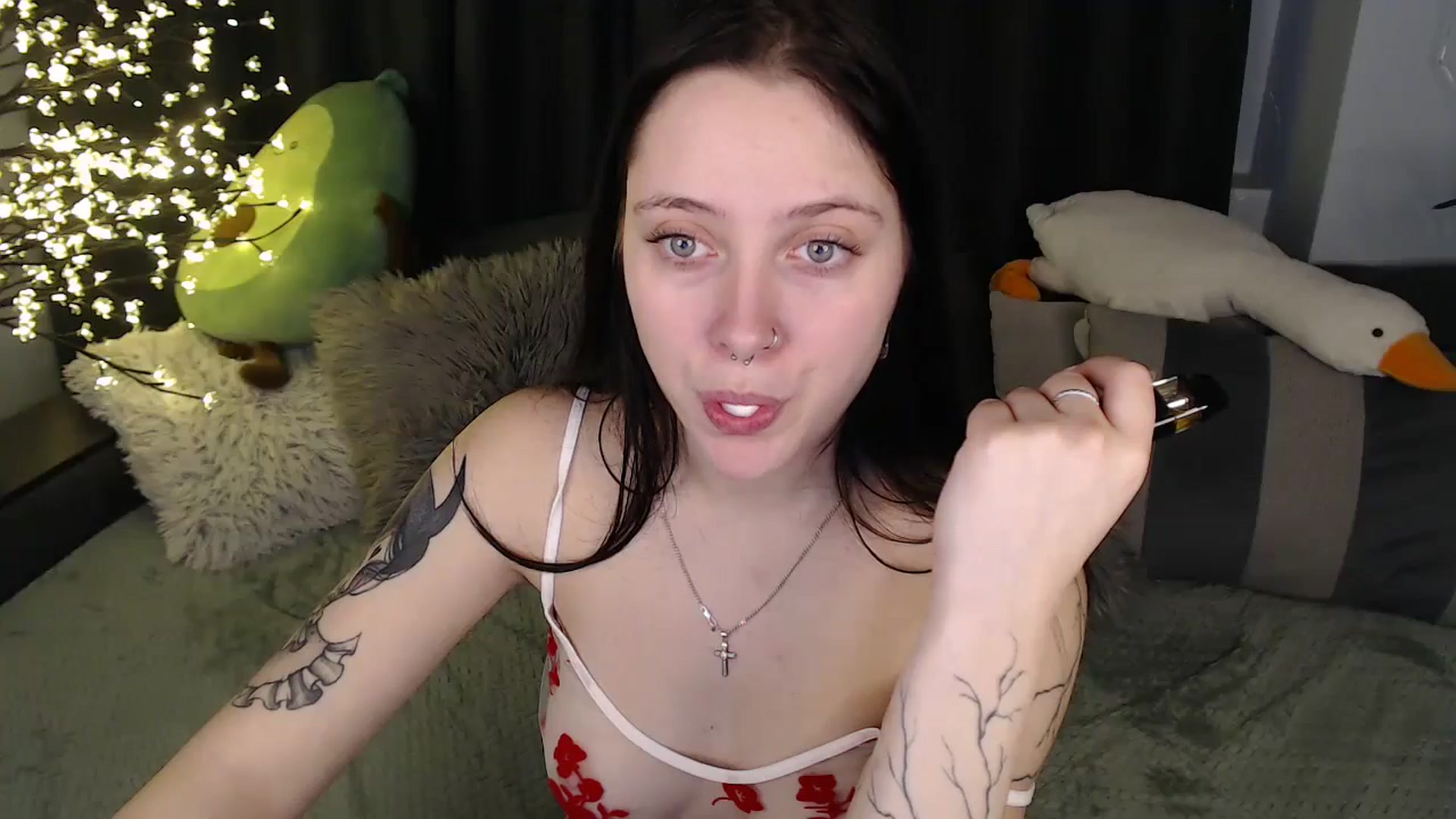 Gallery image thumbnail from SerenaSantos's myfreecams stream on, 12/06/2025, 12:51 image 11 of 20