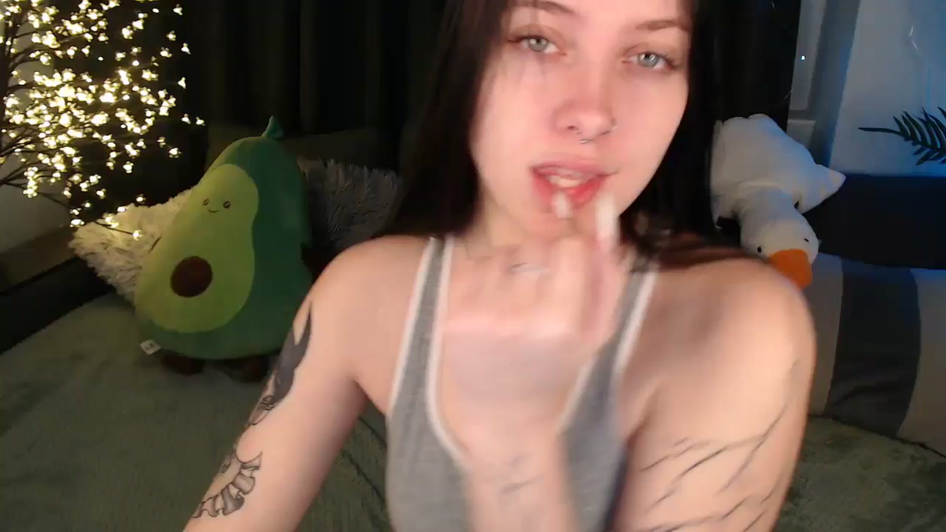 Gallery image thumbnail from SerenaSantos's myfreecams stream on, 12/10/2025, 09:54 image 16 of 20