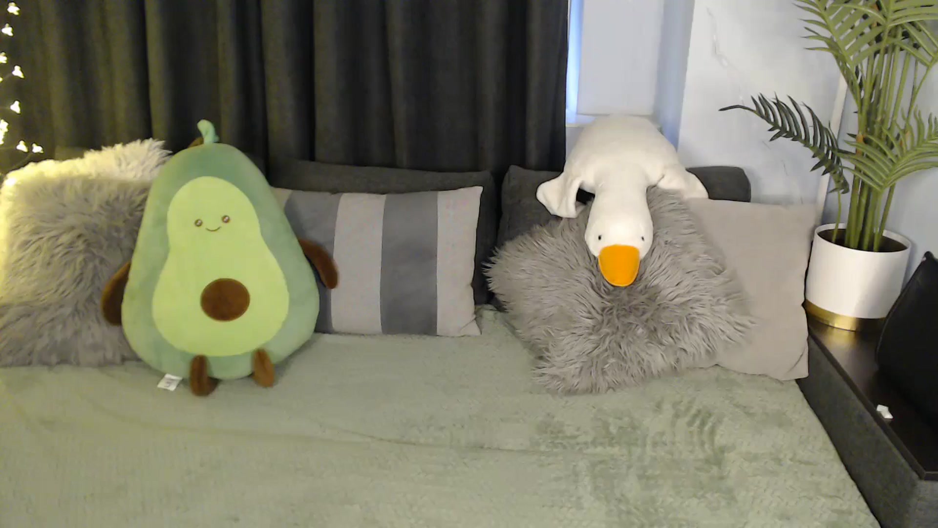Gallery image thumbnail from SerenaSantos's myfreecams stream on, 12/17/2025, 09:56 image 1 of 20