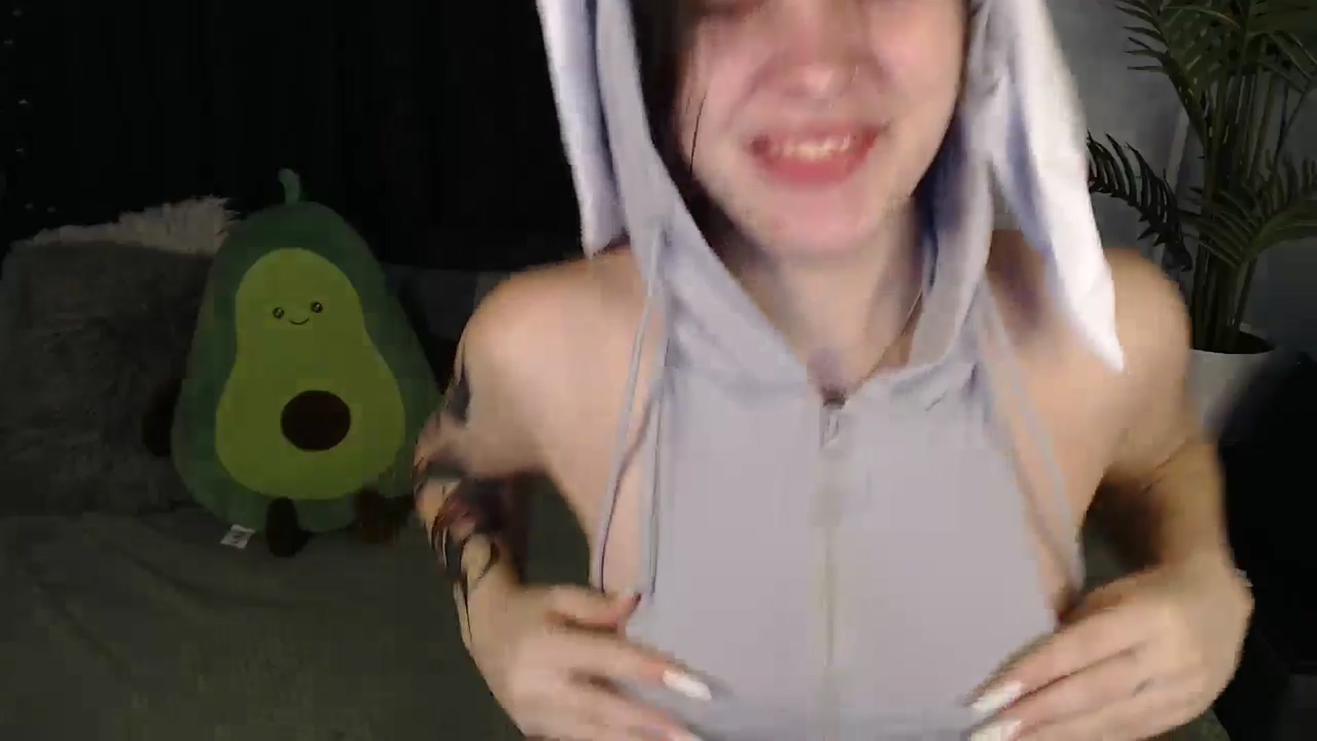 Gallery image thumbnail from SerenaSantos's myfreecams stream on, 12/17/2025, 09:56 image 4 of 20