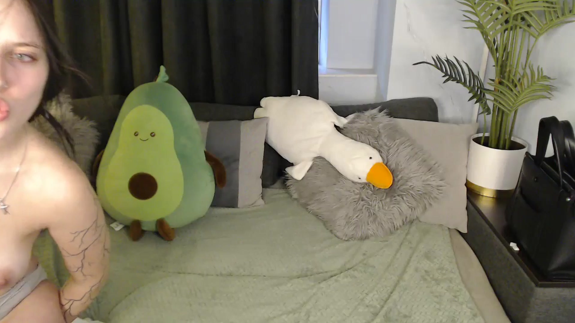 Gallery image thumbnail from SerenaSantos's myfreecams stream on, 12/17/2025, 11:55 image 8 of 20