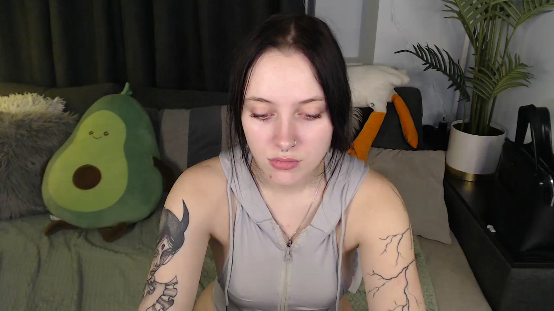 Gallery image thumbnail from SerenaSantos's myfreecams stream on, 12/17/2025, 14:48 image 14 of 20
