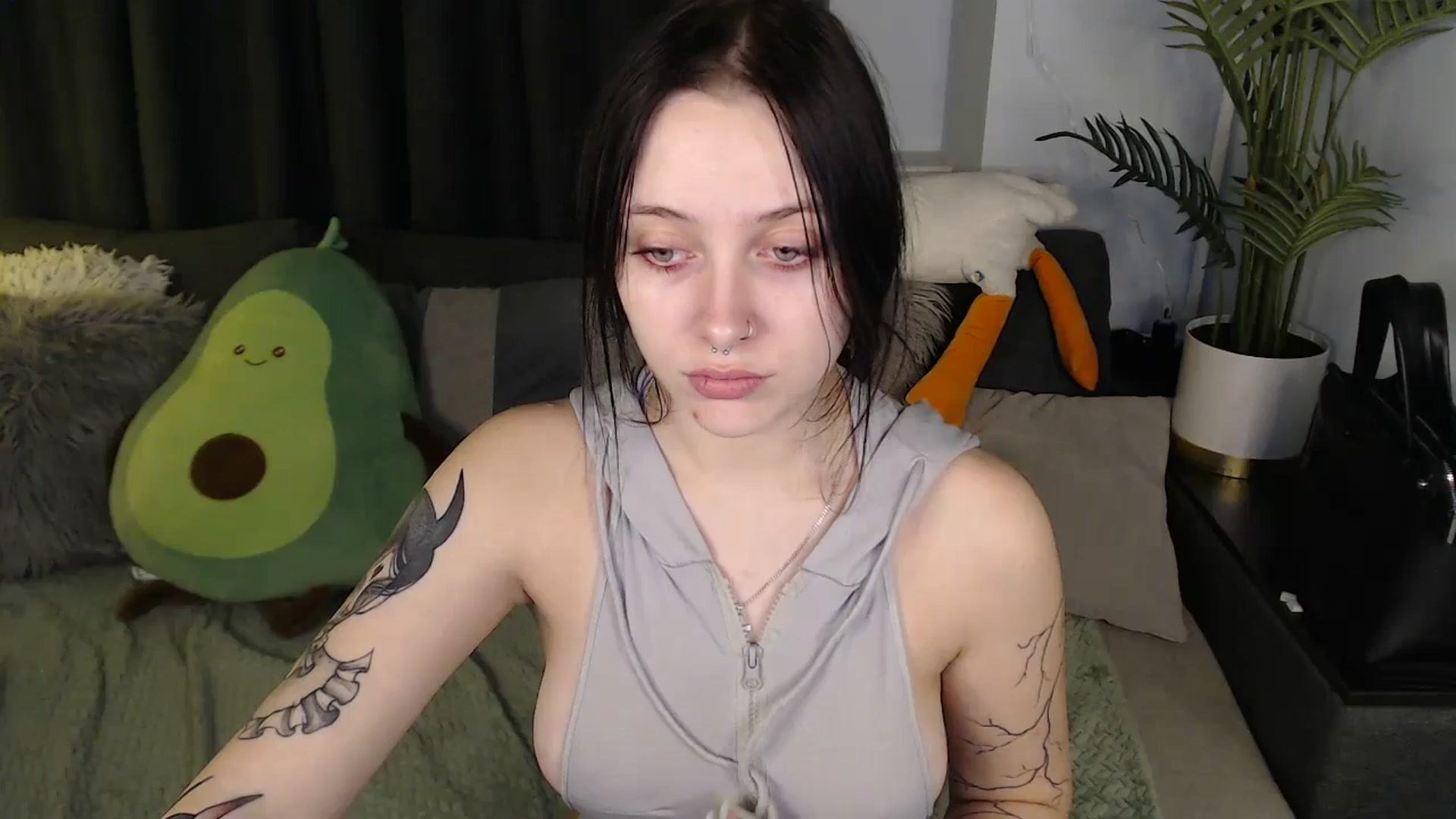 Gallery image thumbnail from SerenaSantos's myfreecams stream on, 12/17/2025, 14:48 image 19 of 20