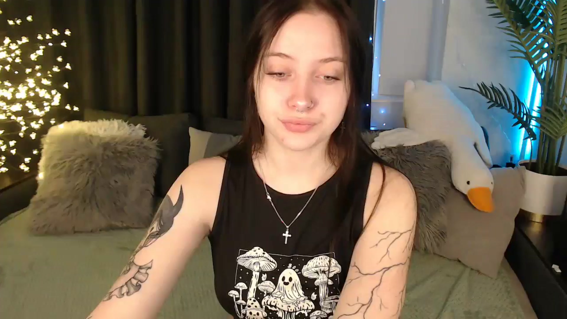 Gallery image thumbnail from SerenaSantos's myfreecams stream on, 12/19/2025, 09:57 image 16 of 20