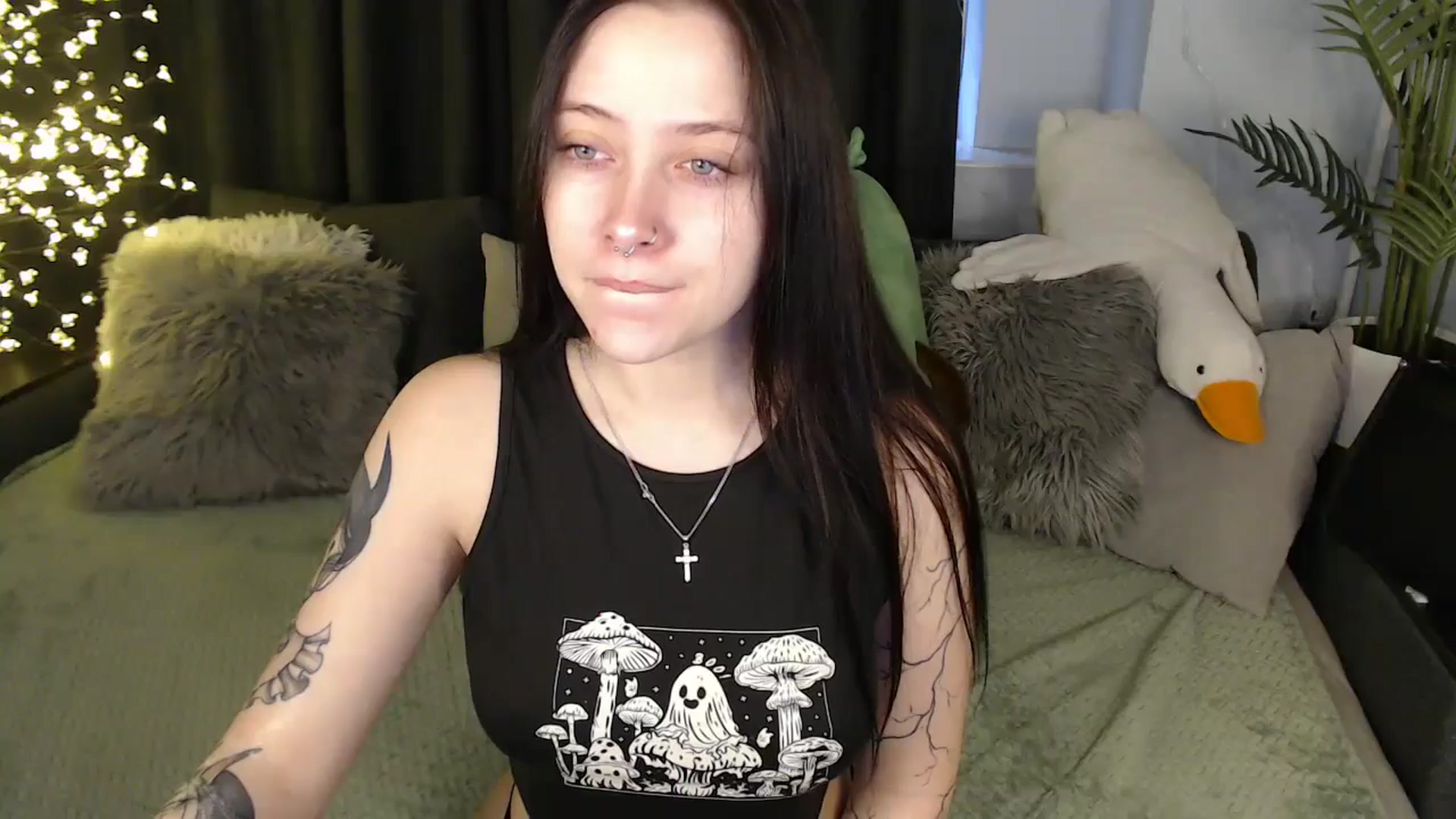 Gallery image thumbnail from SerenaSantos's myfreecams stream on, 12/19/2025, 09:57 image 4 of 20