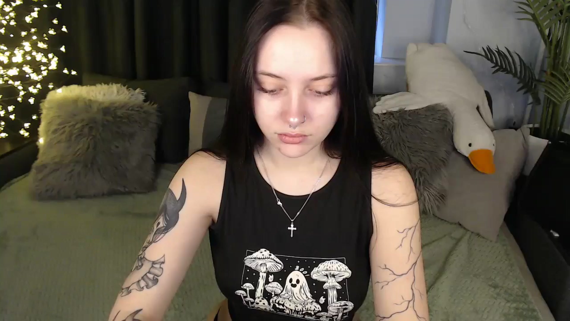 Gallery image thumbnail from SerenaSantos's myfreecams stream on, 12/19/2025, 09:57 image 1 of 20