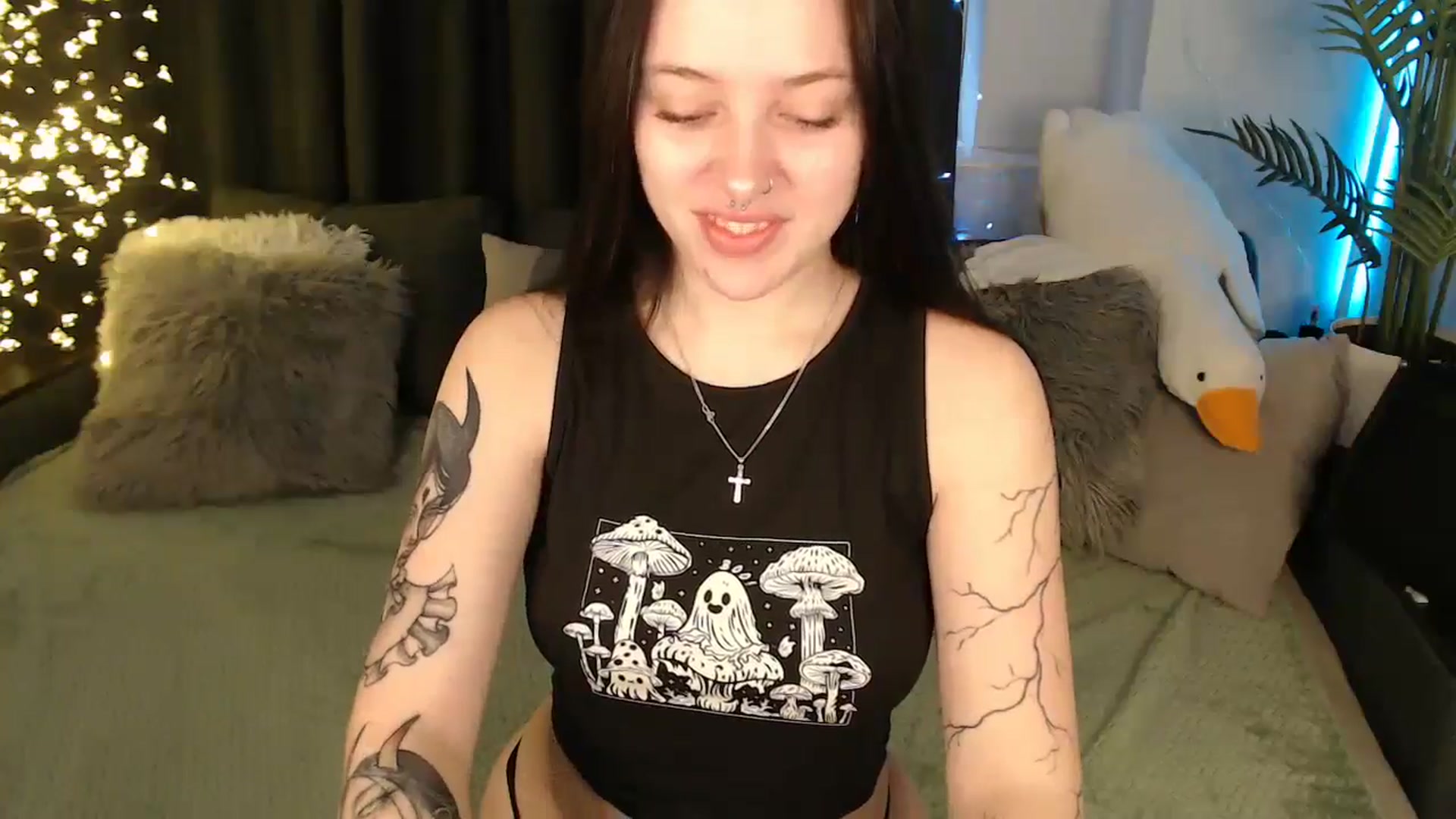 Gallery image thumbnail from SerenaSantos's myfreecams stream on, 12/19/2025, 09:57 image 6 of 20