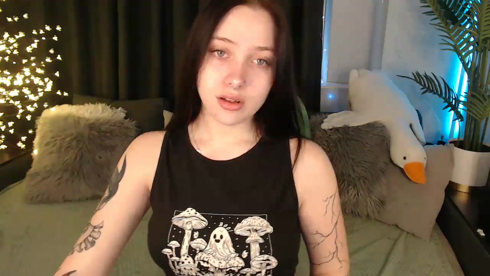 Gallery image thumbnail from SerenaSantos's myfreecams stream on, 12/19/2025, 09:57 image 11 of 20