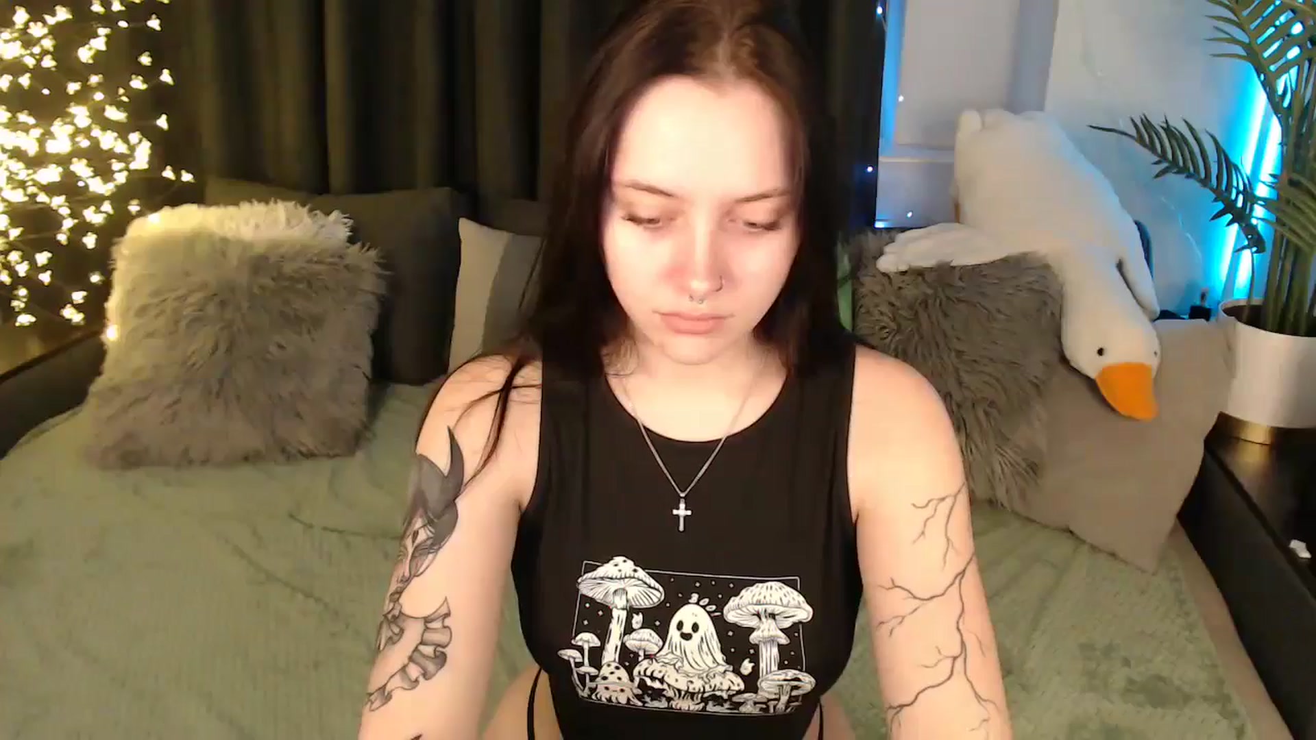 Gallery image thumbnail from SerenaSantos's myfreecams stream on, 12/19/2025, 10:50 image 1 of 20
