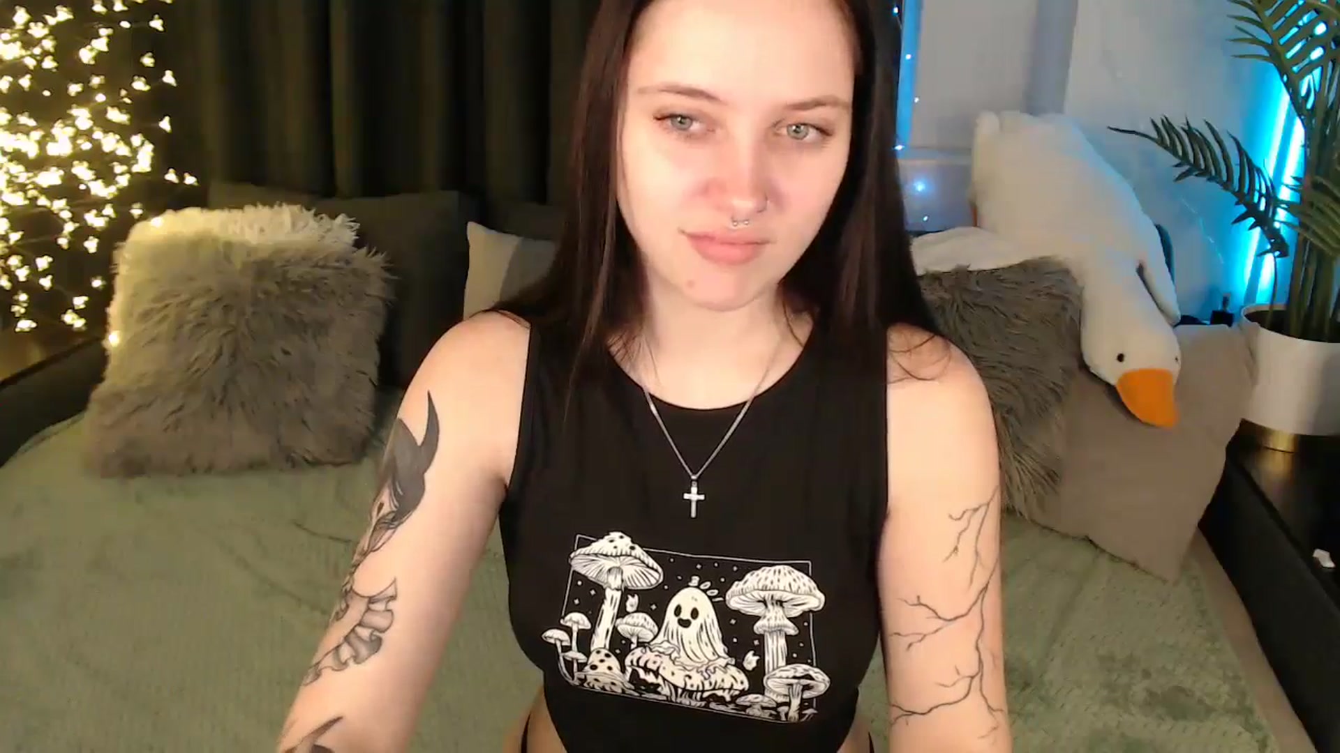 Gallery image thumbnail from SerenaSantos's myfreecams stream on, 12/19/2025, 10:50 image 11 of 20