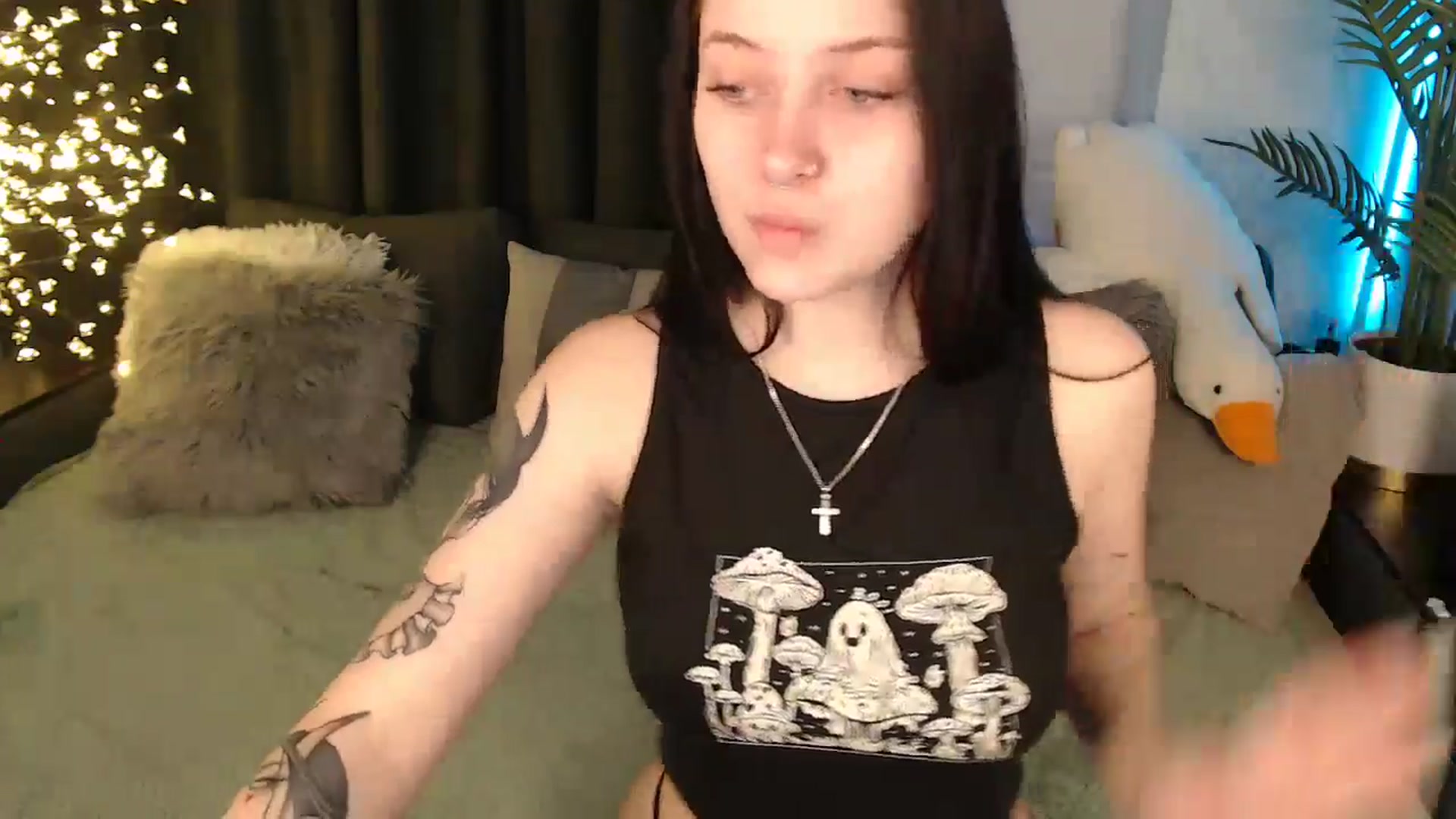 Gallery image thumbnail from SerenaSantos's myfreecams stream on, 12/19/2025, 10:50 image 7 of 20