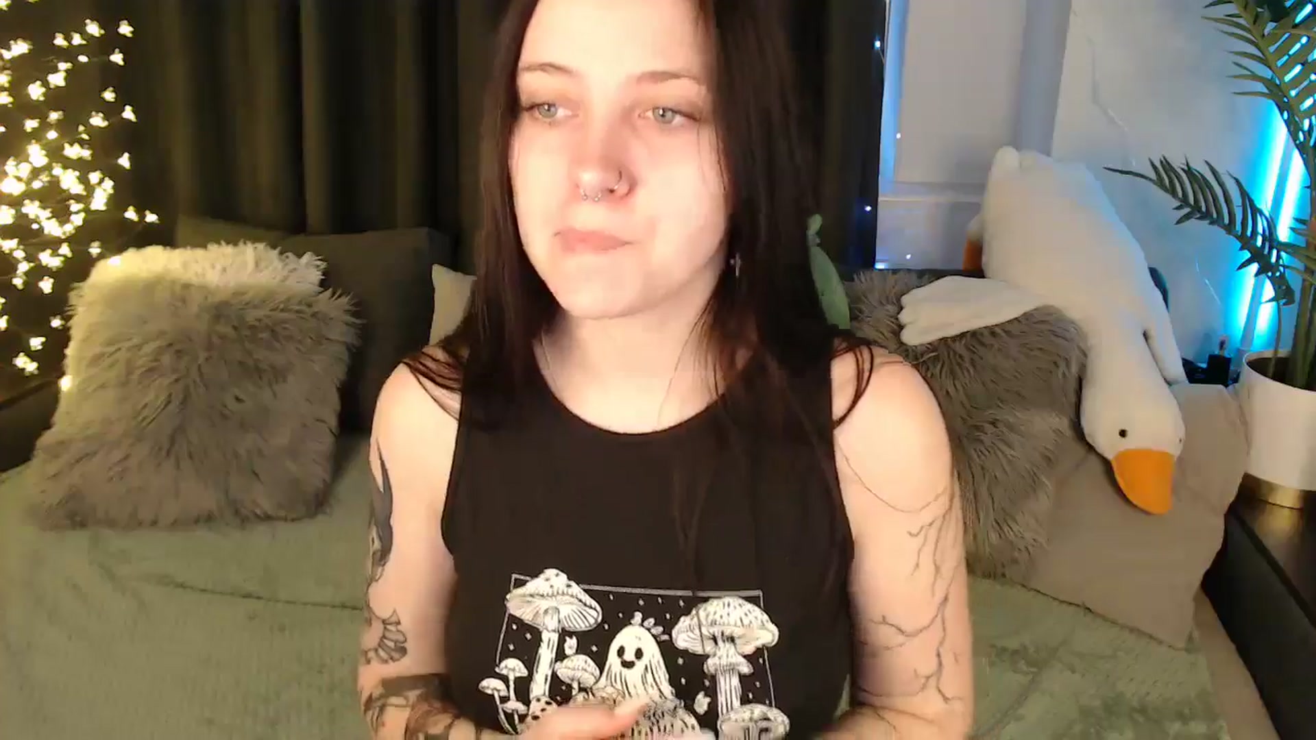 Gallery image thumbnail from SerenaSantos's myfreecams stream on, 12/19/2025, 12:56 image 3 of 20