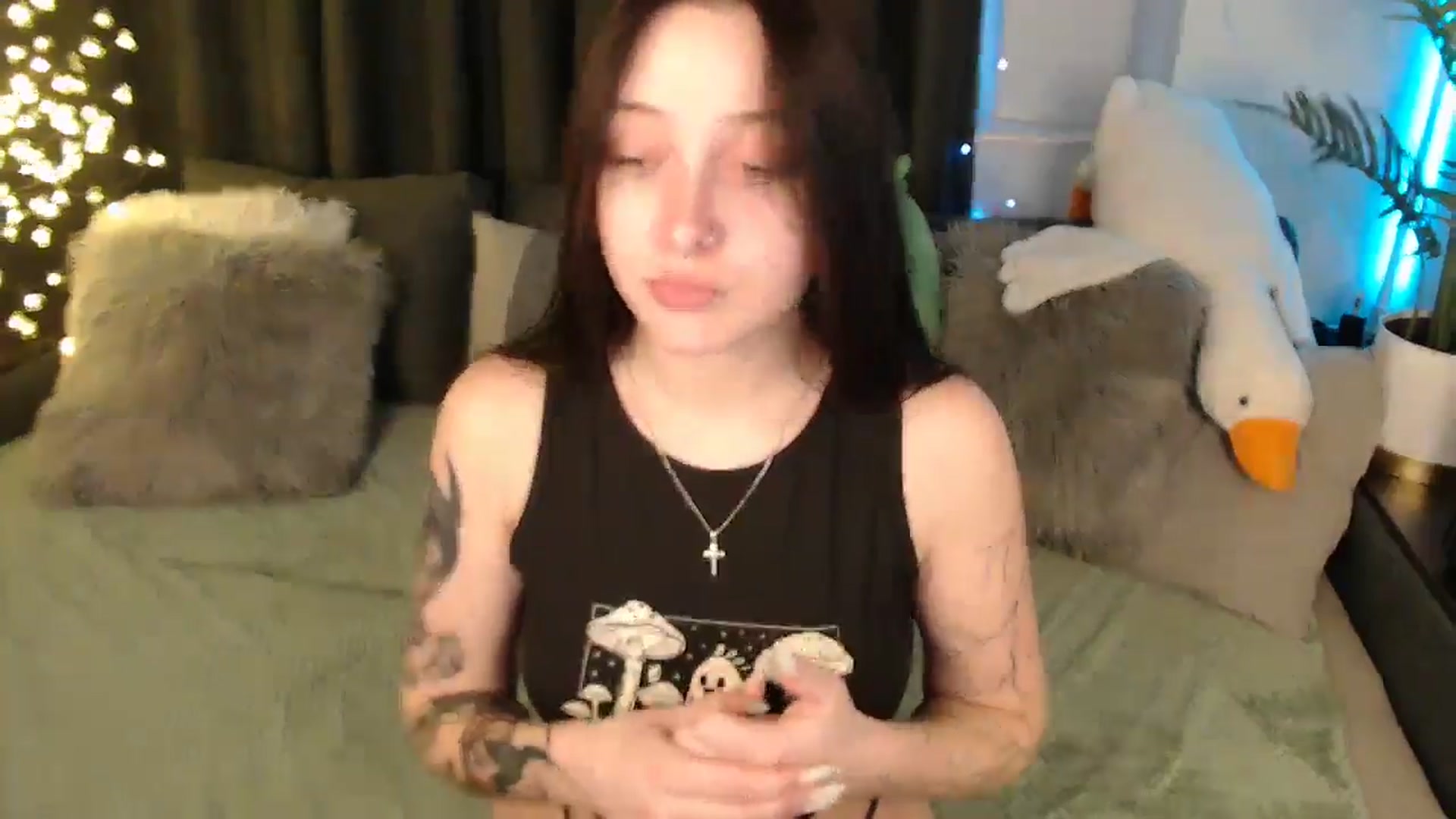 Gallery image thumbnail from SerenaSantos's myfreecams stream on, 12/19/2025, 12:56 image 18 of 20