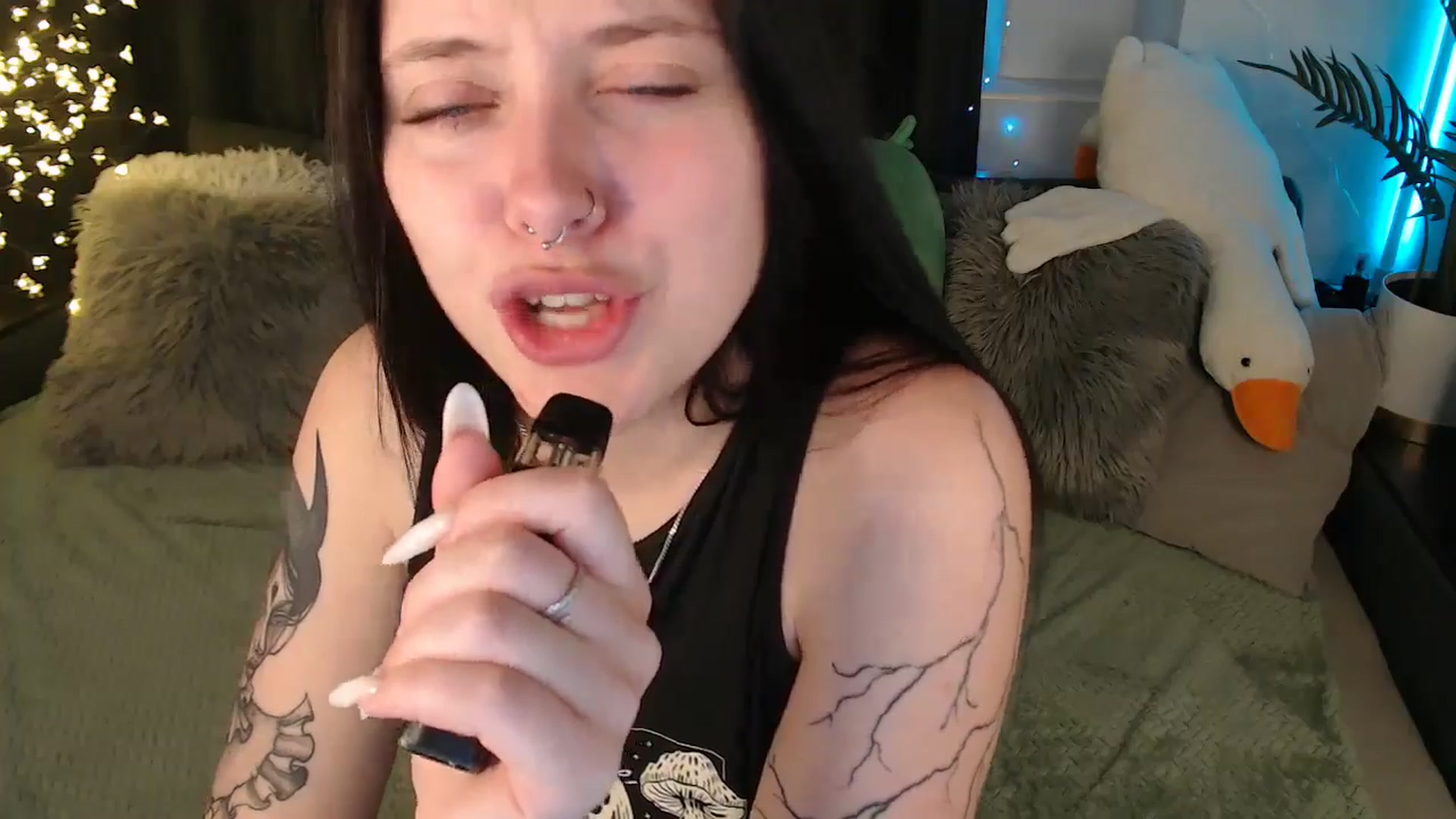 Gallery image thumbnail from SerenaSantos's myfreecams stream on, 12/19/2025, 12:56 image 13 of 20