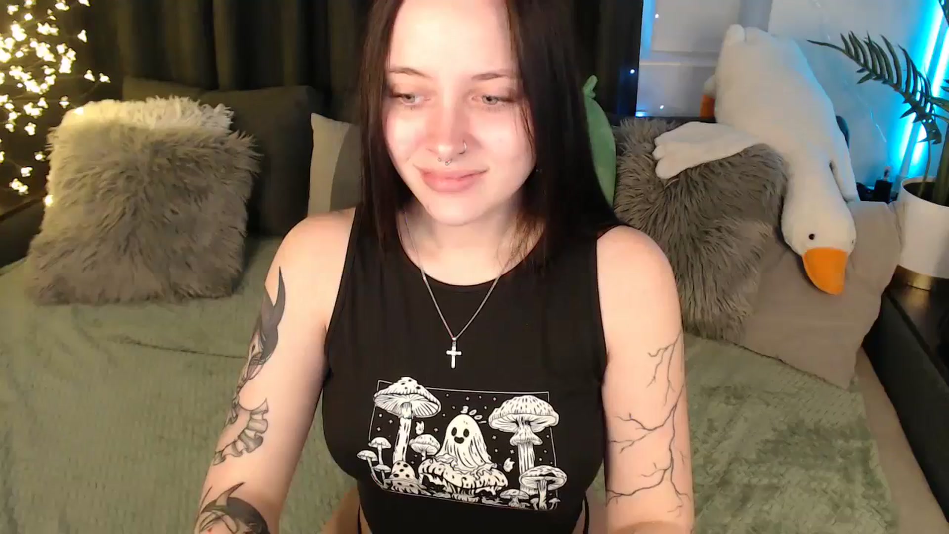 Gallery image thumbnail from SerenaSantos's myfreecams stream on, 12/19/2025, 12:56 image 12 of 20