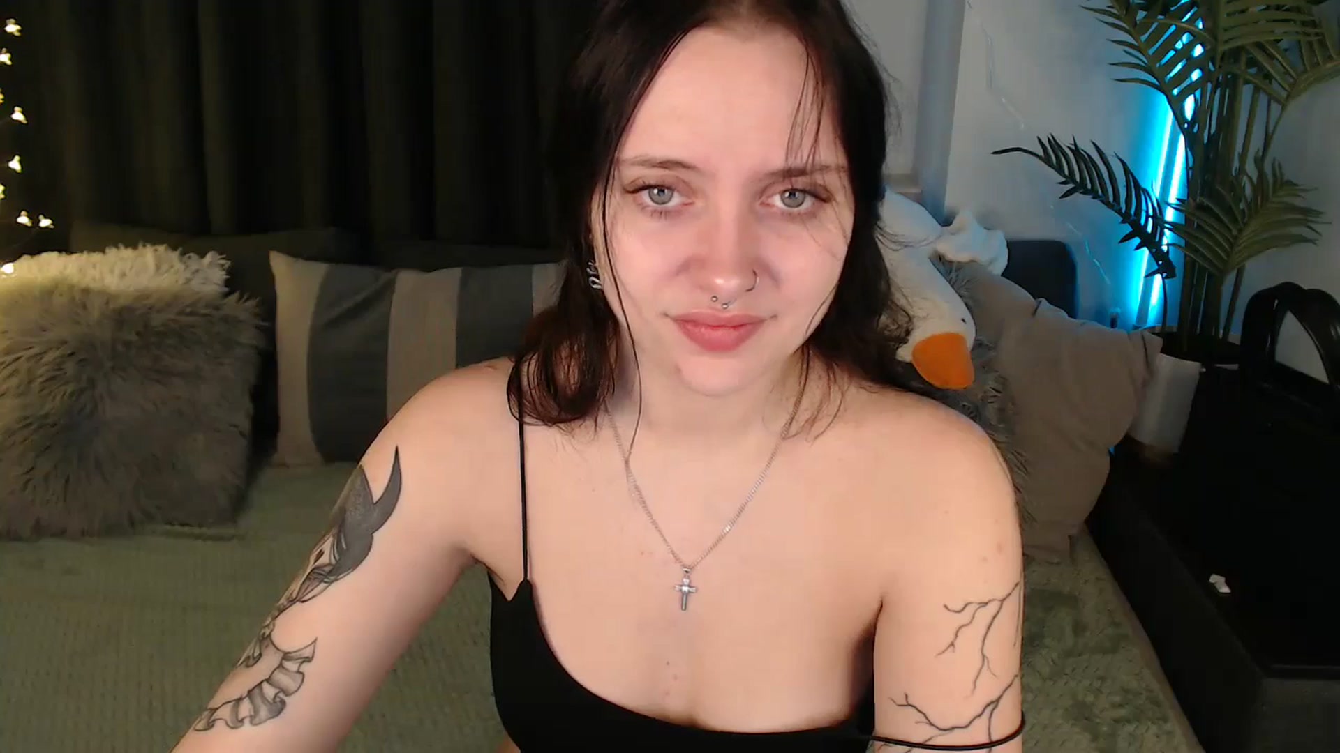 Gallery image thumbnail from SerenaSantos's myfreecams stream on, 12/20/2025, 09:38 image 15 of 20