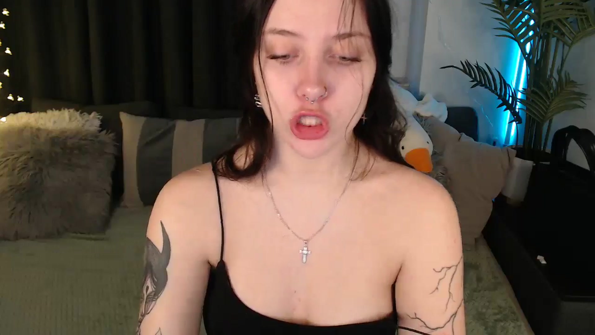 Gallery image thumbnail from SerenaSantos's myfreecams stream on, 12/20/2025, 09:38 image 16 of 20