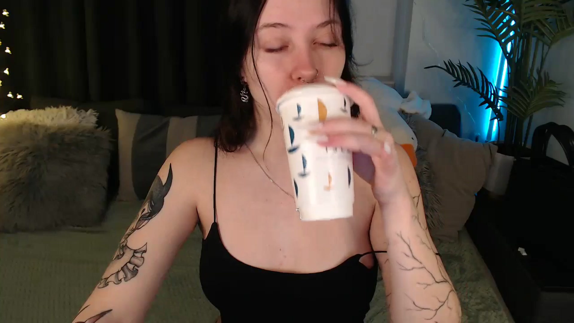 Gallery image thumbnail from SerenaSantos's myfreecams stream on, 12/20/2025, 09:38 image 11 of 20