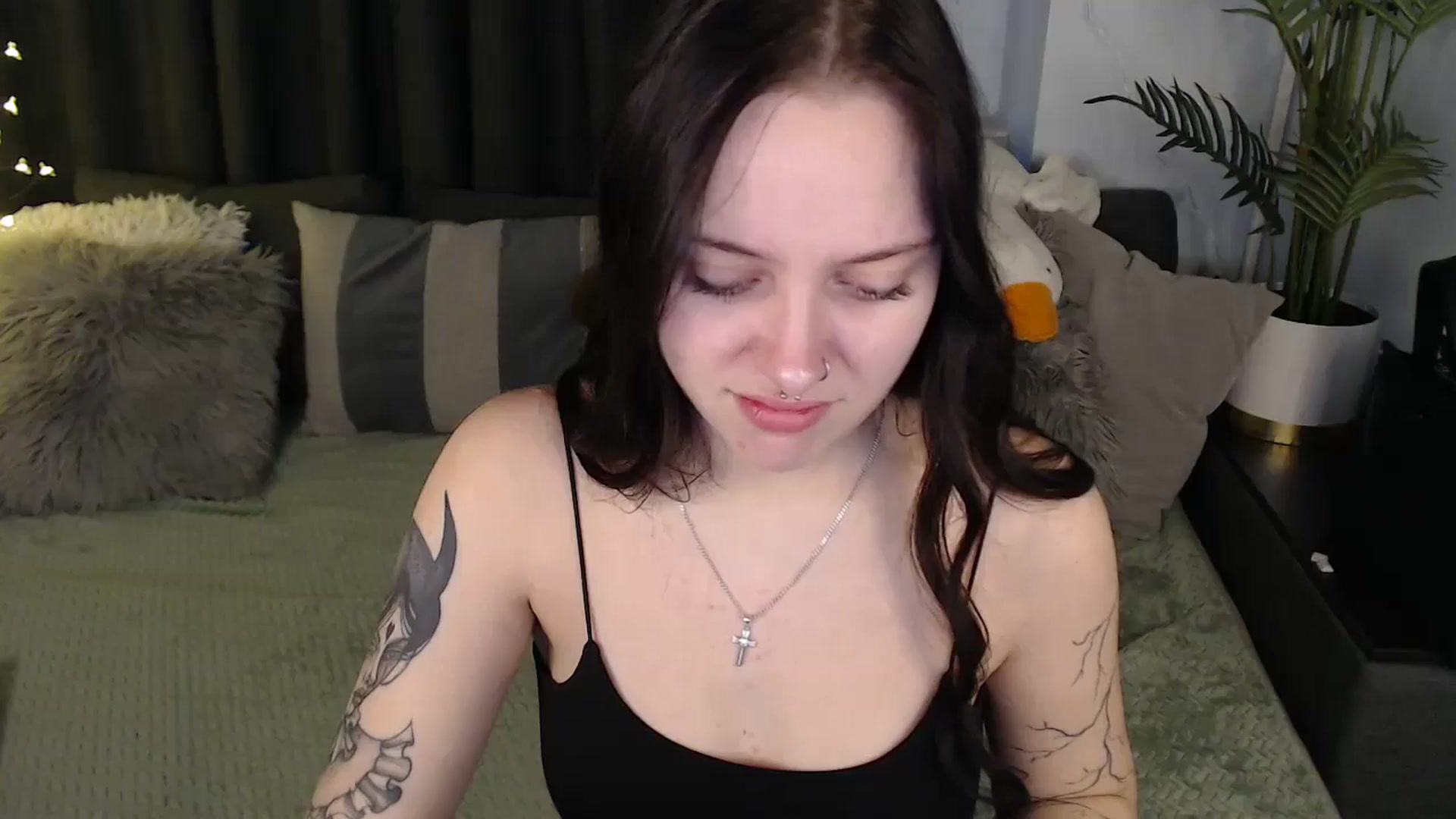 Gallery image thumbnail from SerenaSantos's myfreecams stream on, 12/20/2025, 09:38 image 1 of 20