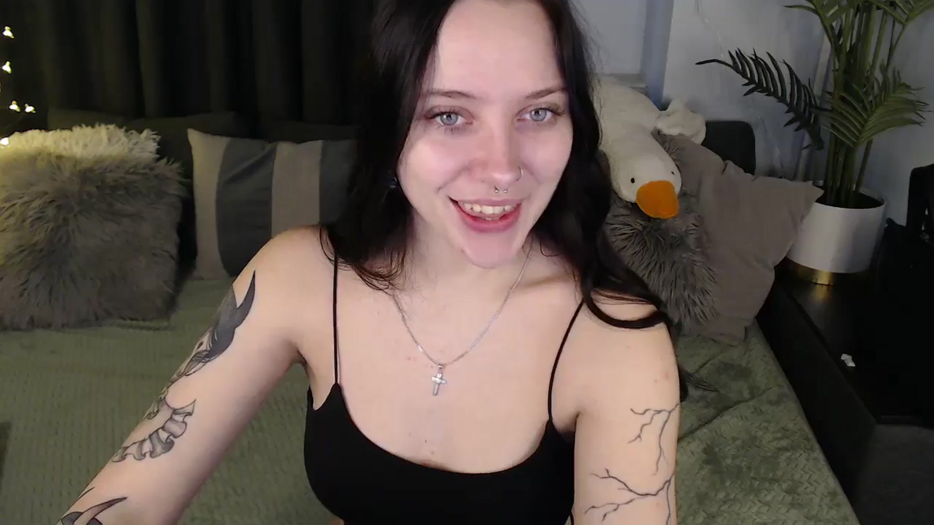 Gallery image thumbnail from SerenaSantos's myfreecams stream on, 12/20/2025, 09:38 image 3 of 20