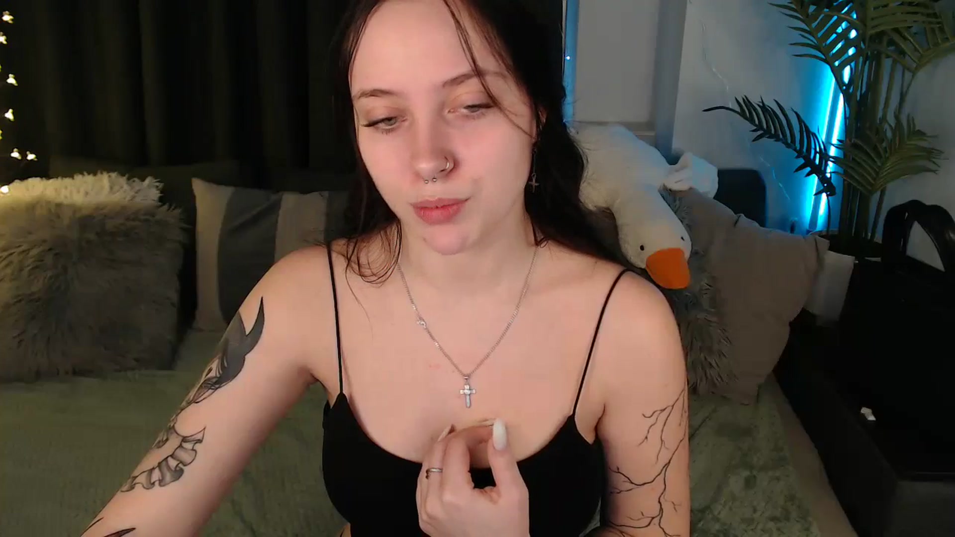 Gallery image thumbnail from SerenaSantos's myfreecams stream on, 12/20/2025, 11:36 image 11 of 20