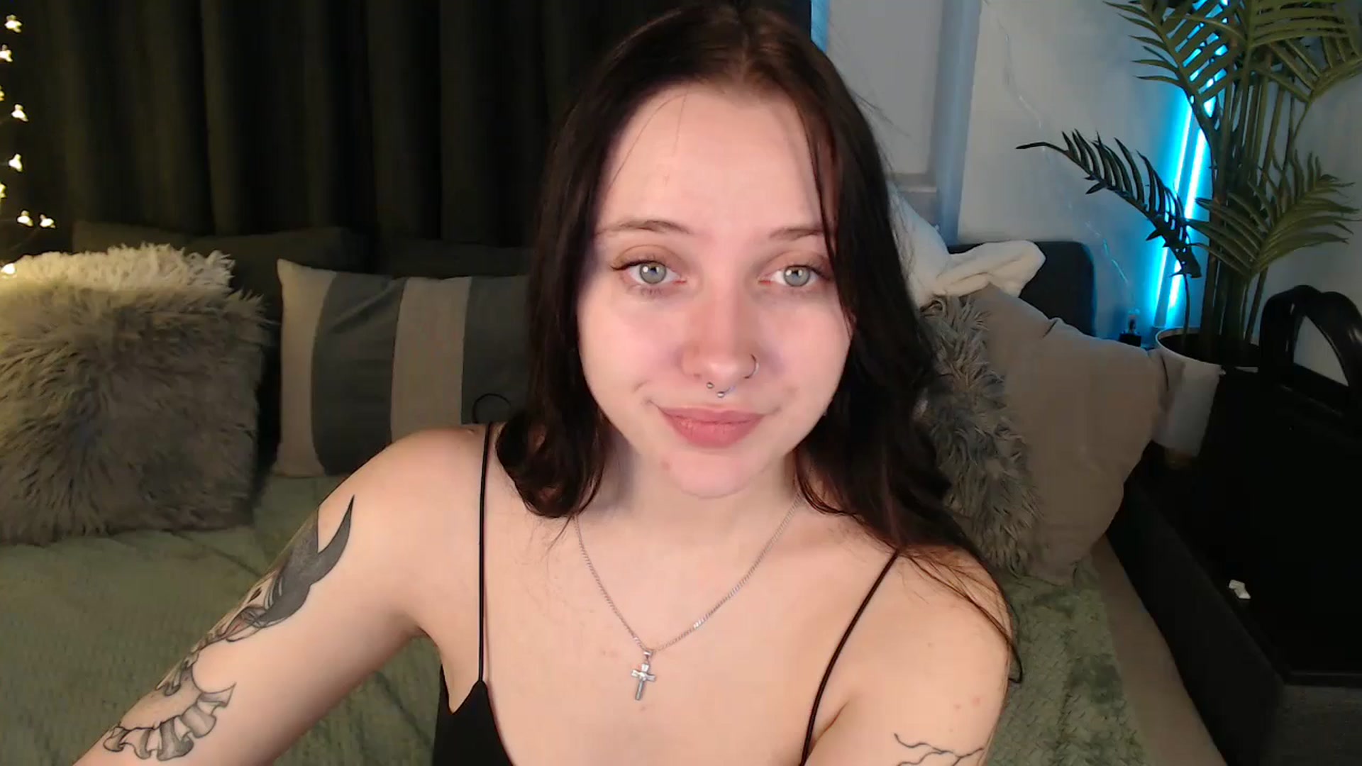 Gallery image thumbnail from SerenaSantos's myfreecams stream on, 12/20/2025, 12:15 image 18 of 20