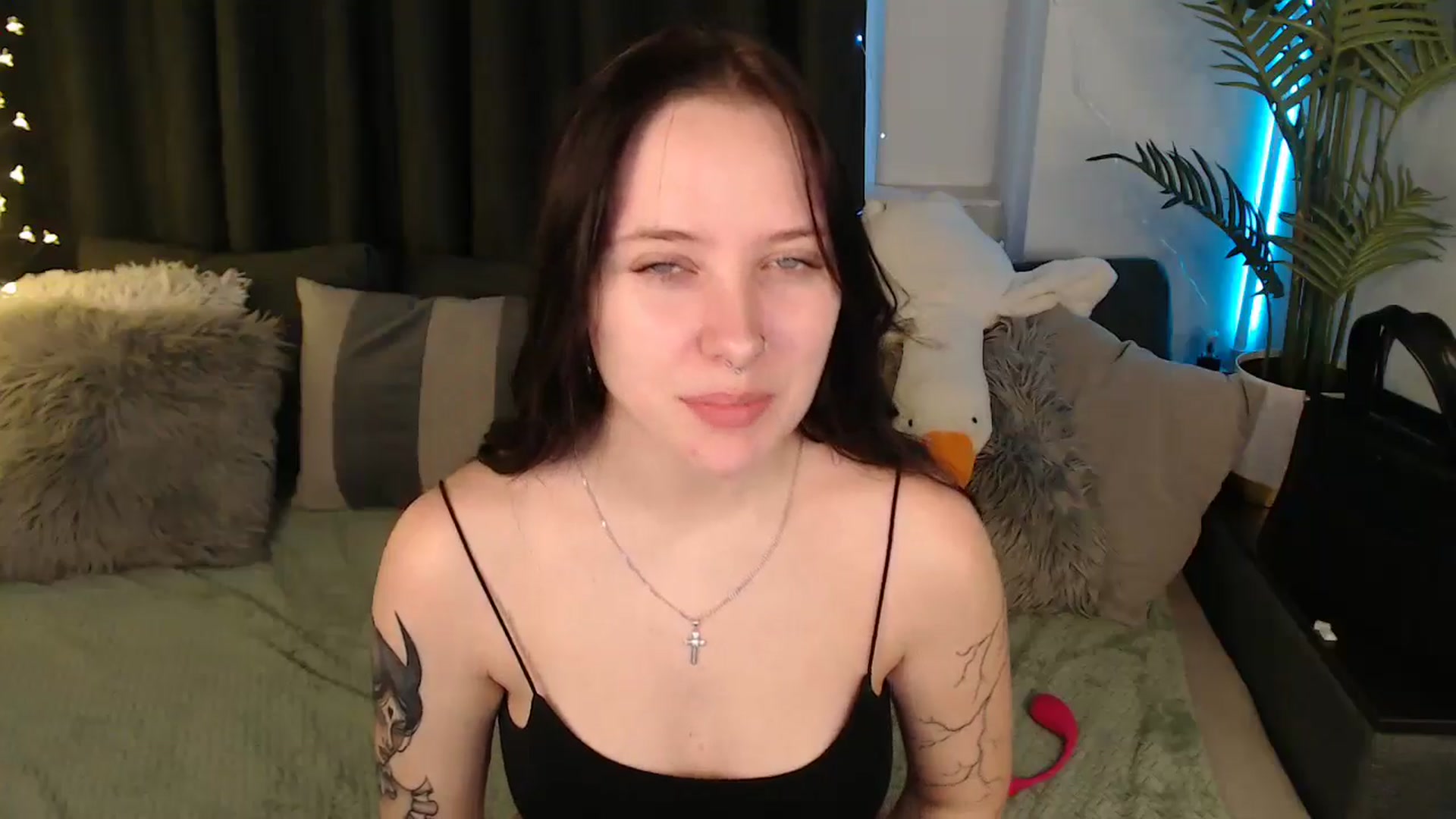 Gallery image thumbnail from SerenaSantos's myfreecams stream on, 12/20/2025, 12:15 image 16 of 20