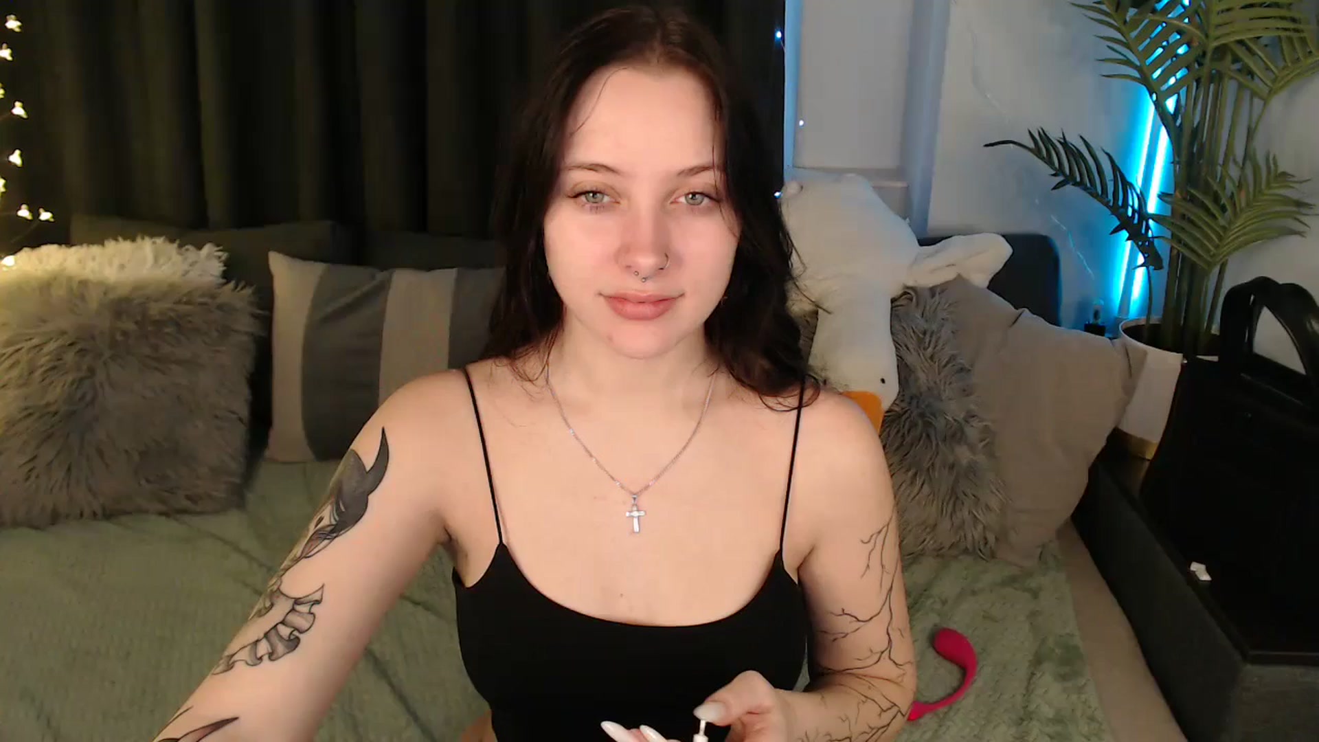 Gallery image thumbnail from SerenaSantos's myfreecams stream on, 12/20/2025, 12:15 image 13 of 20