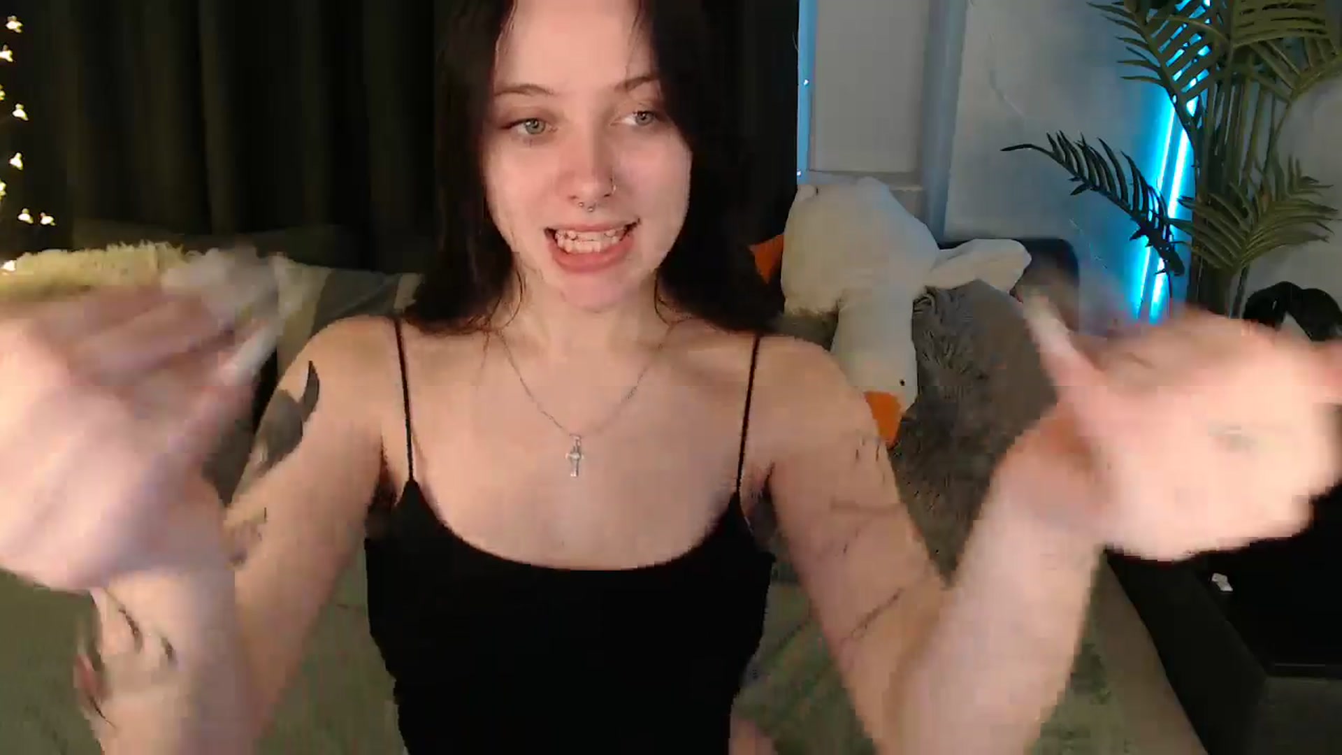 Gallery image thumbnail from SerenaSantos's myfreecams stream on, 12/20/2025, 12:15 image 3 of 20