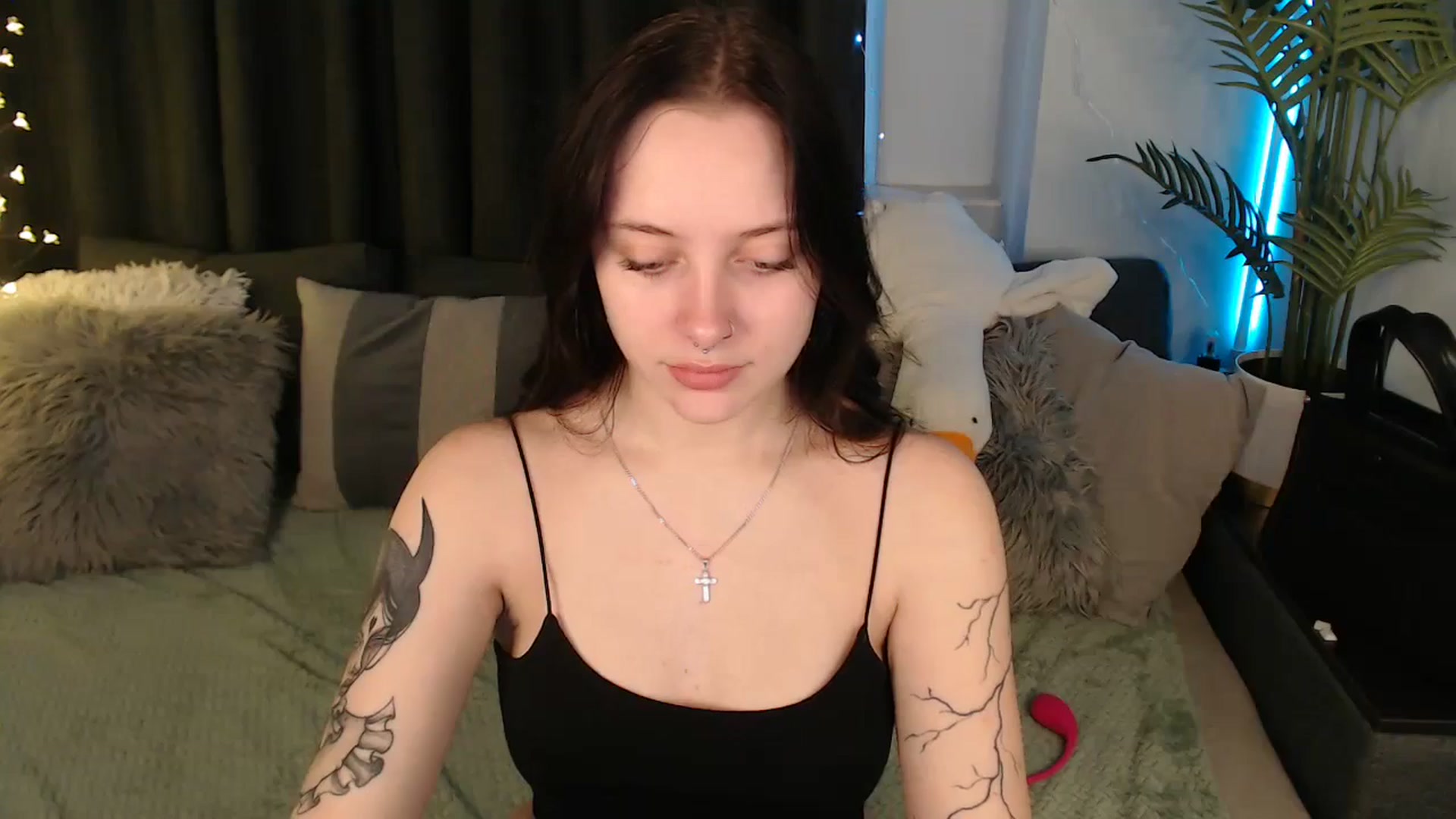 Gallery image thumbnail from SerenaSantos's myfreecams stream on, 12/20/2025, 12:15 image 12 of 20