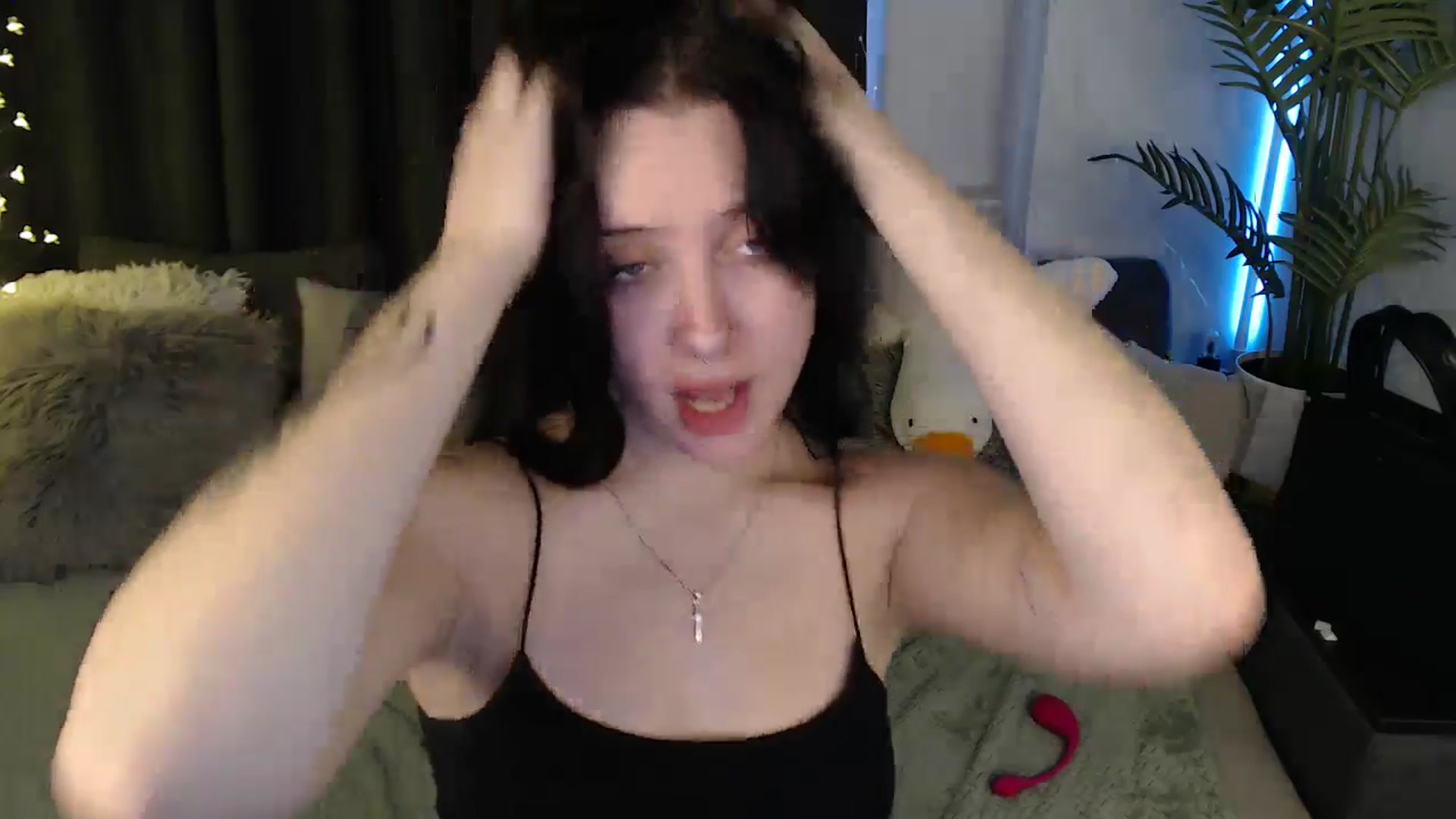 Gallery image thumbnail from SerenaSantos's myfreecams stream on, 12/20/2025, 12:15 image 10 of 20