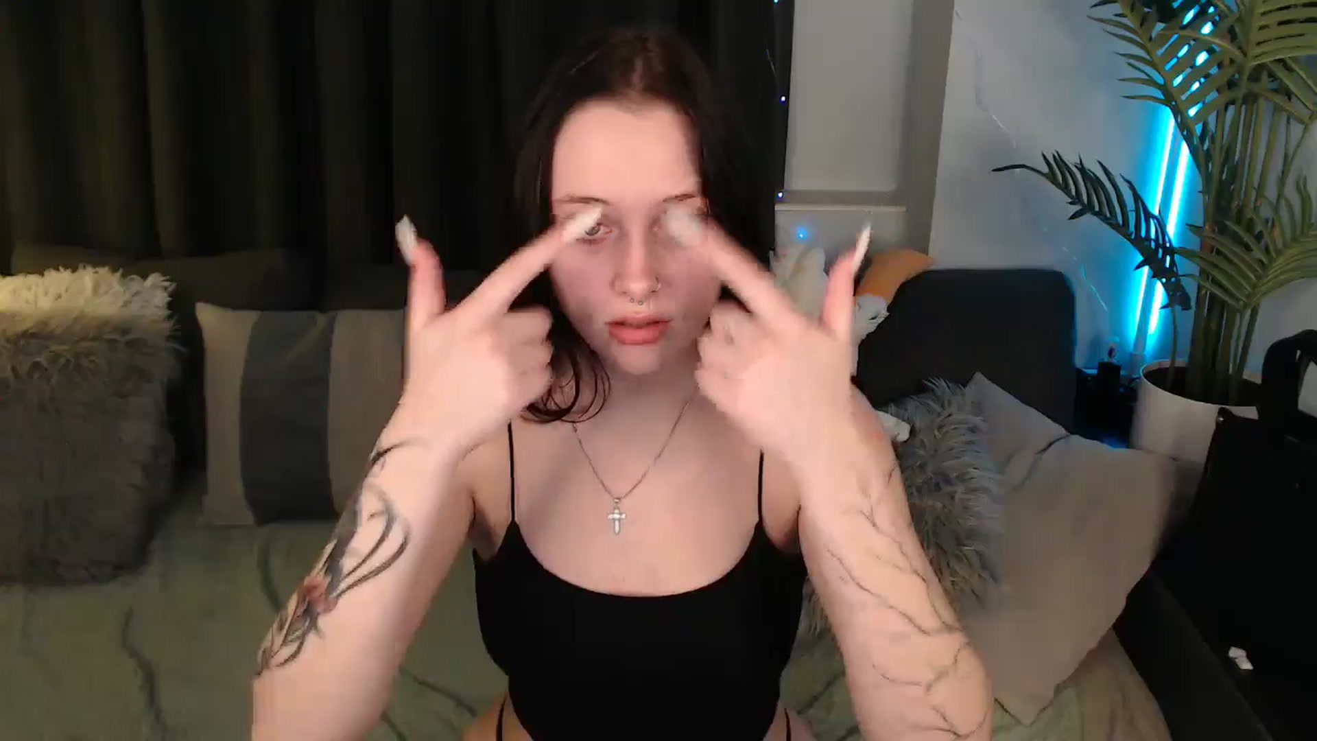 Gallery image thumbnail from SerenaSantos's myfreecams stream on, 12/20/2025, 15:00 image 13 of 20