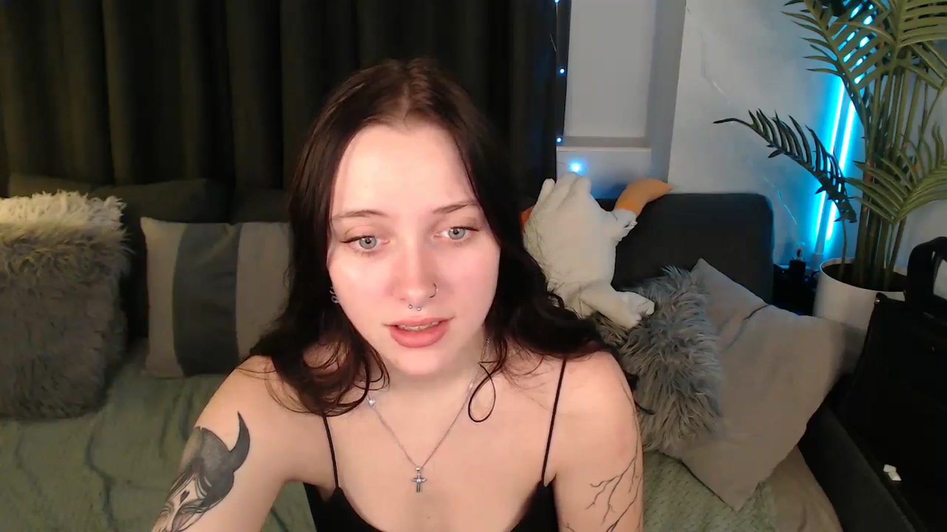Gallery image thumbnail from SerenaSantos's myfreecams stream on, 12/20/2025, 15:00 image 11 of 20