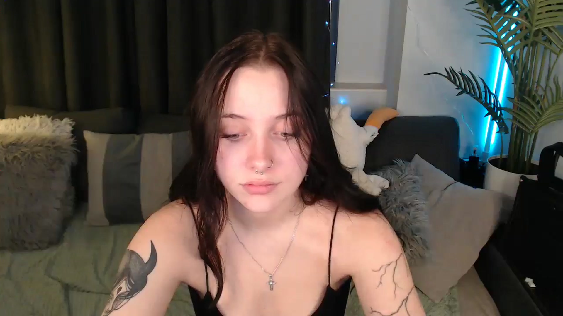 Gallery image thumbnail from SerenaSantos's myfreecams stream on, 12/20/2025, 15:00 image 5 of 20
