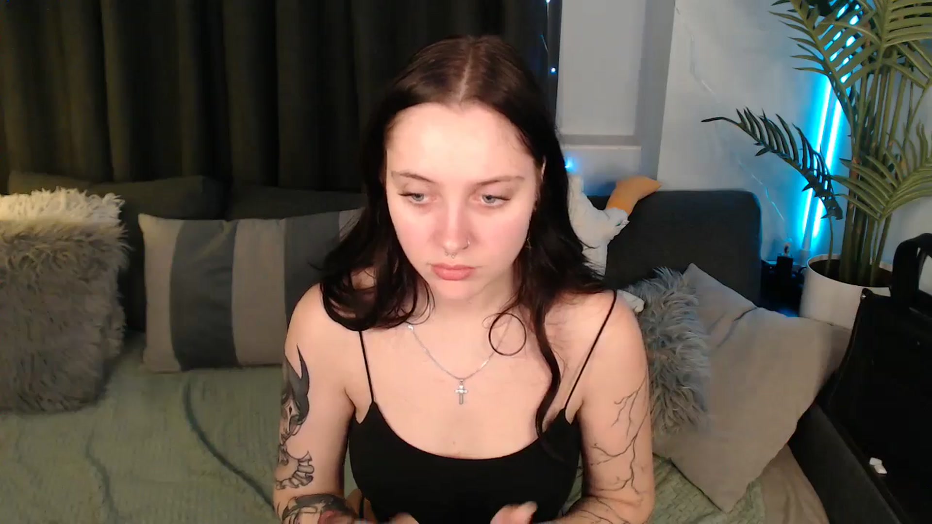Gallery image thumbnail from SerenaSantos's myfreecams stream on, 12/20/2025, 15:00 image 12 of 20