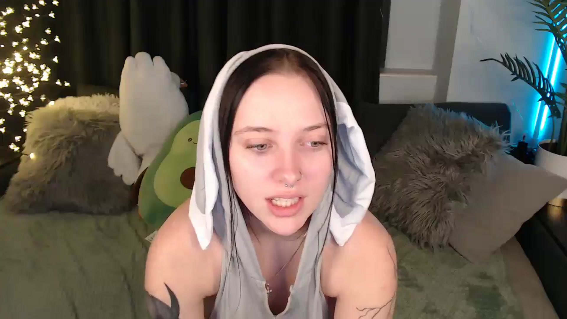 Gallery image thumbnail from SerenaSantos's myfreecams stream on, 12/22/2025, 14:54 image 19 of 20