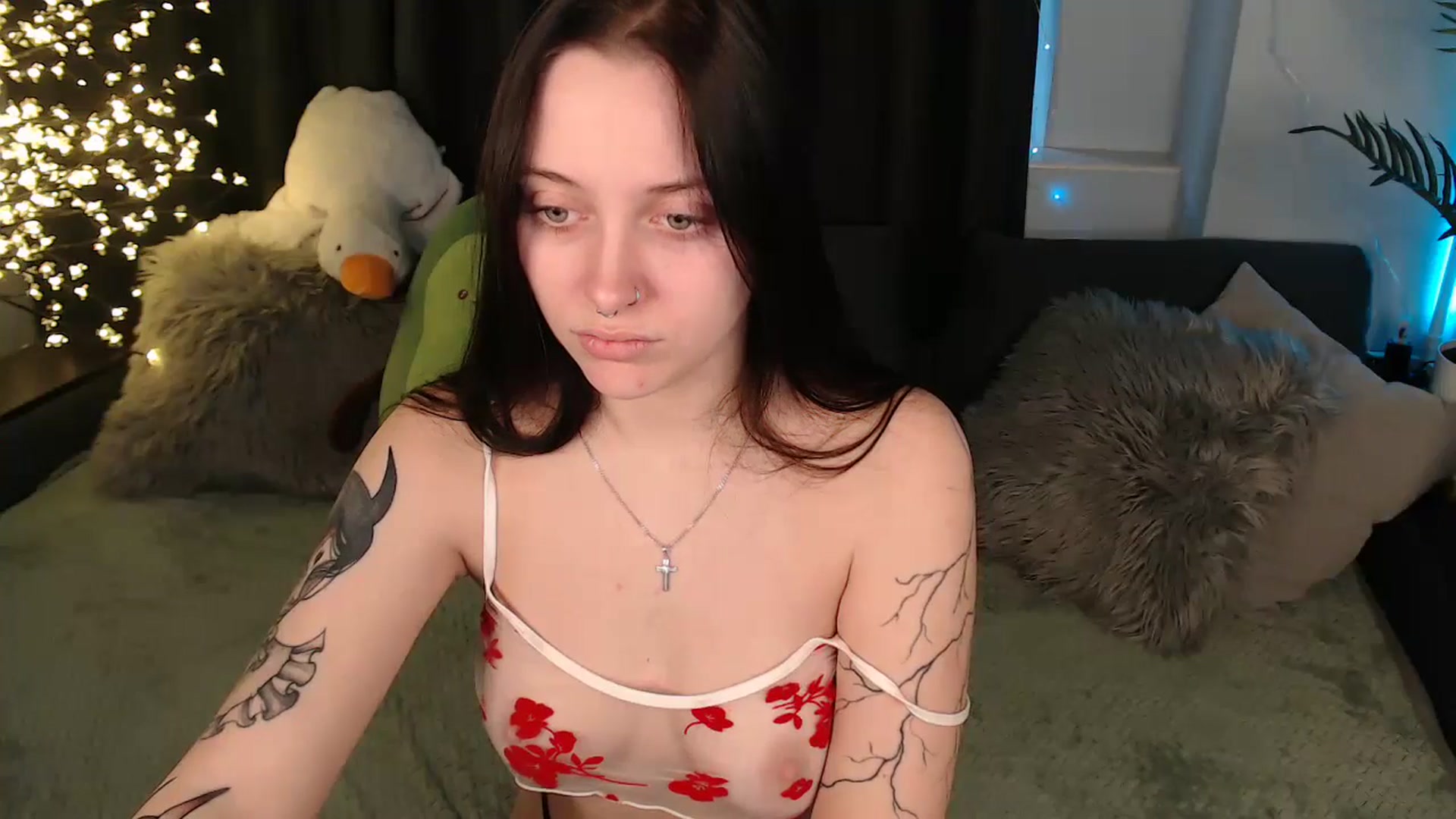 Gallery image thumbnail from SerenaSantos's myfreecams stream on, 12/23/2025, 11:22 image 16 of 20