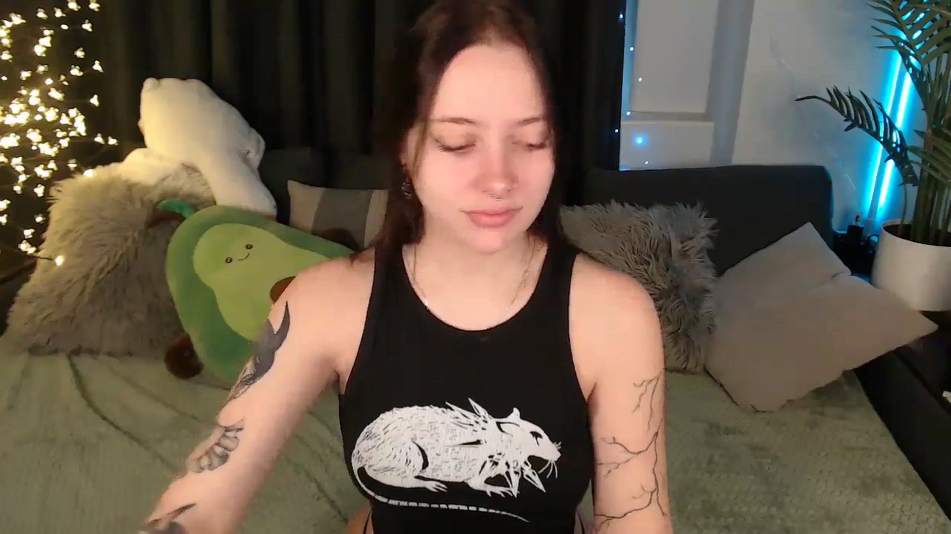 Gallery image thumbnail from SerenaSantos's myfreecams stream on, 12/24/2025, 10:19 image 14 of 20