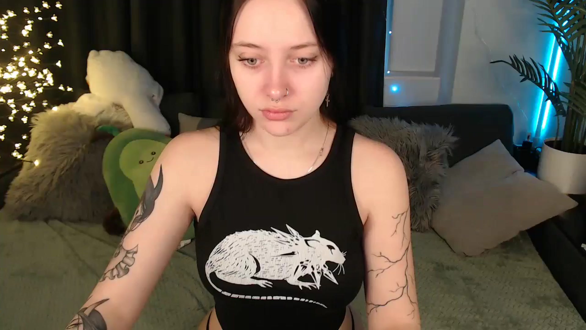 Gallery image thumbnail from SerenaSantos's myfreecams stream on, 12/24/2025, 10:19 image 1 of 20