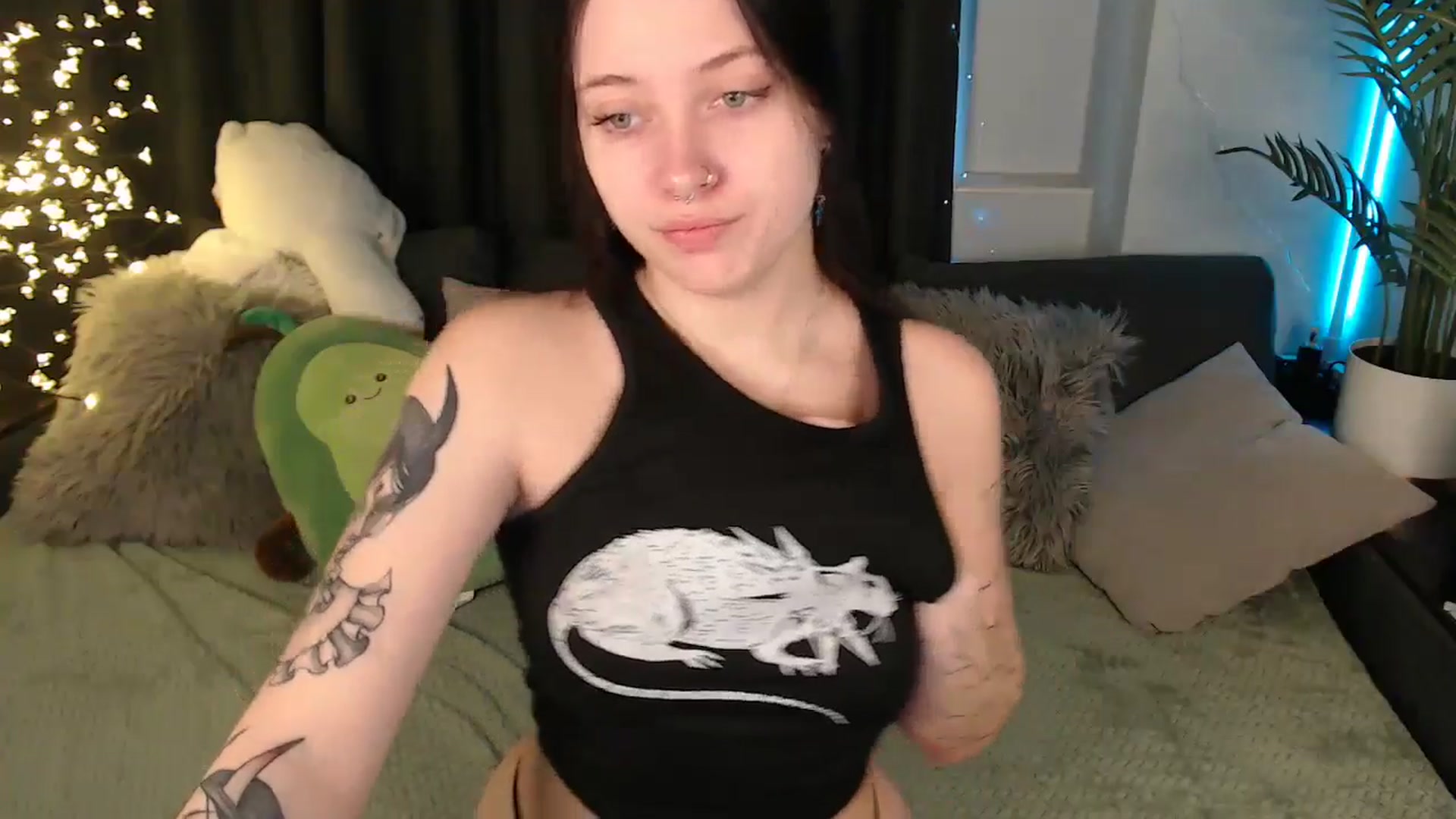Gallery image thumbnail from SerenaSantos's myfreecams stream on, 12/24/2025, 10:19 image 7 of 20