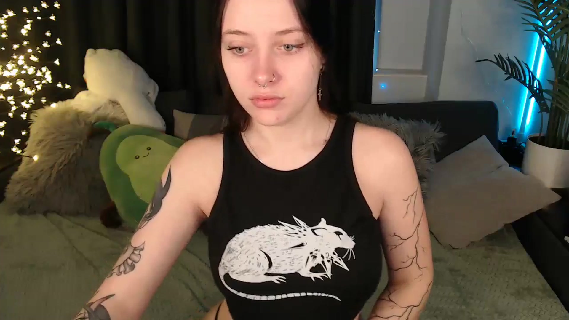 Gallery image thumbnail from SerenaSantos's myfreecams stream on, 12/24/2025, 10:19 image 2 of 20