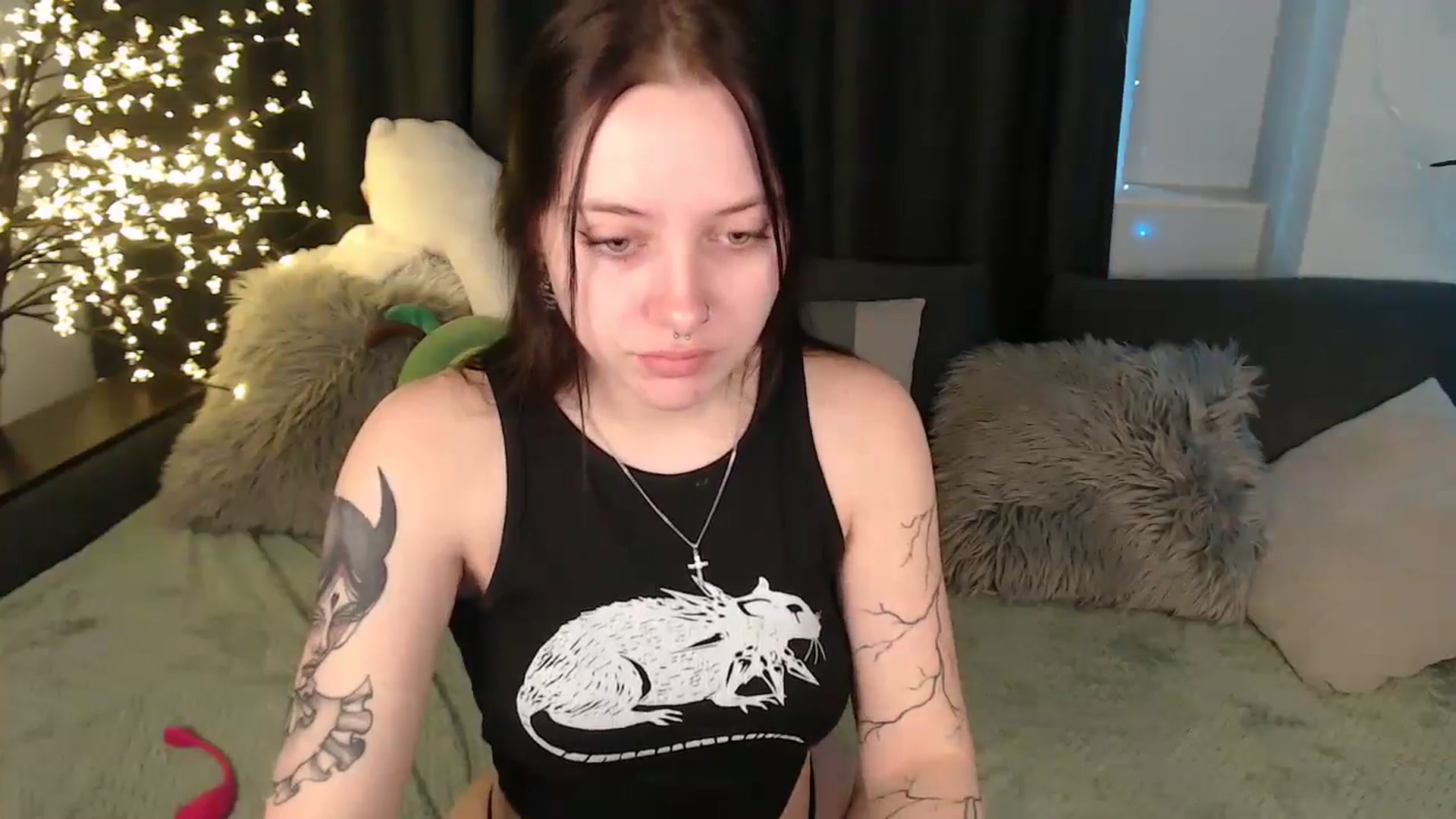 Gallery image thumbnail from SerenaSantos's myfreecams stream on, 12/24/2025, 10:37 image 18 of 20