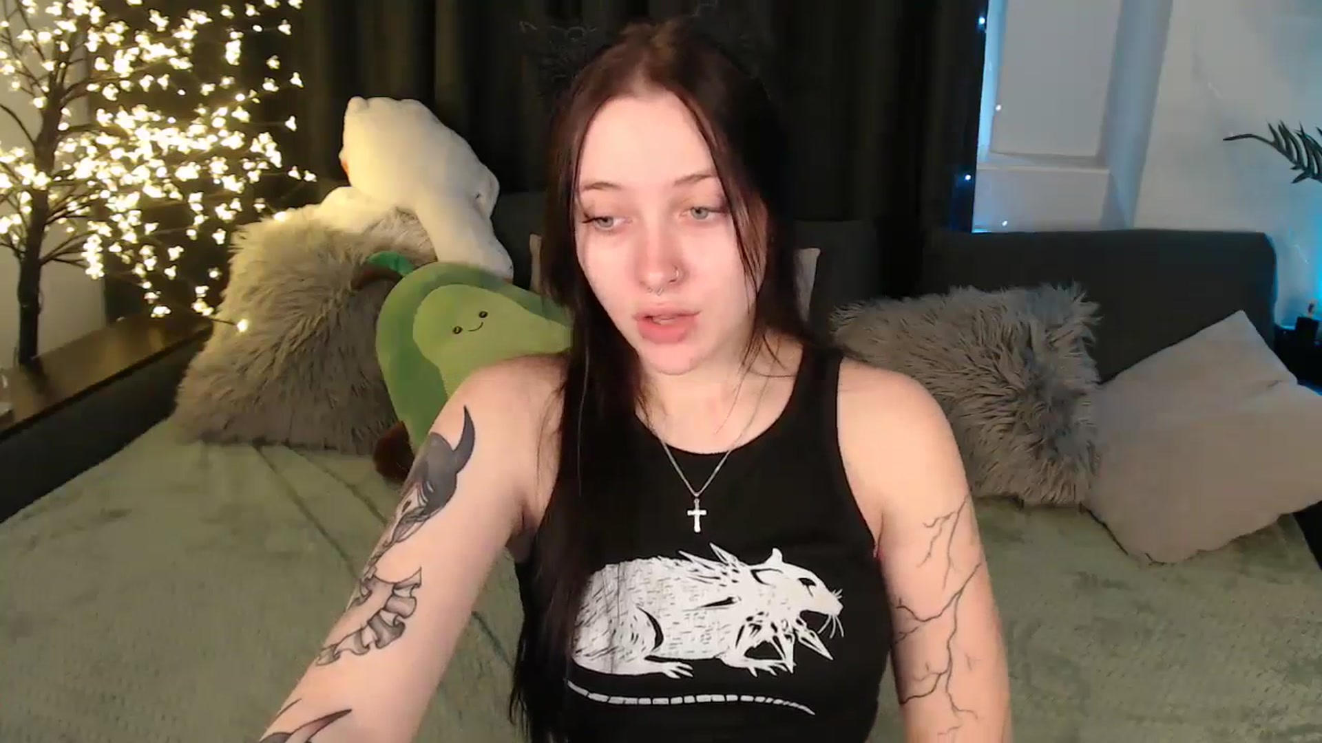 Gallery image thumbnail from SerenaSantos's myfreecams stream on, 12/24/2025, 11:29 image 15 of 20