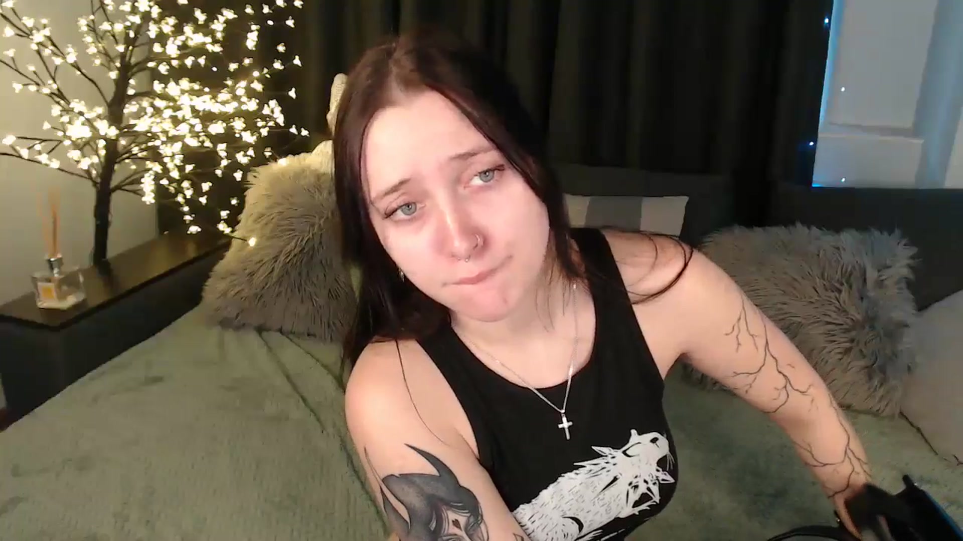 Gallery image thumbnail from SerenaSantos's myfreecams stream on, 12/24/2025, 11:29 image 7 of 20