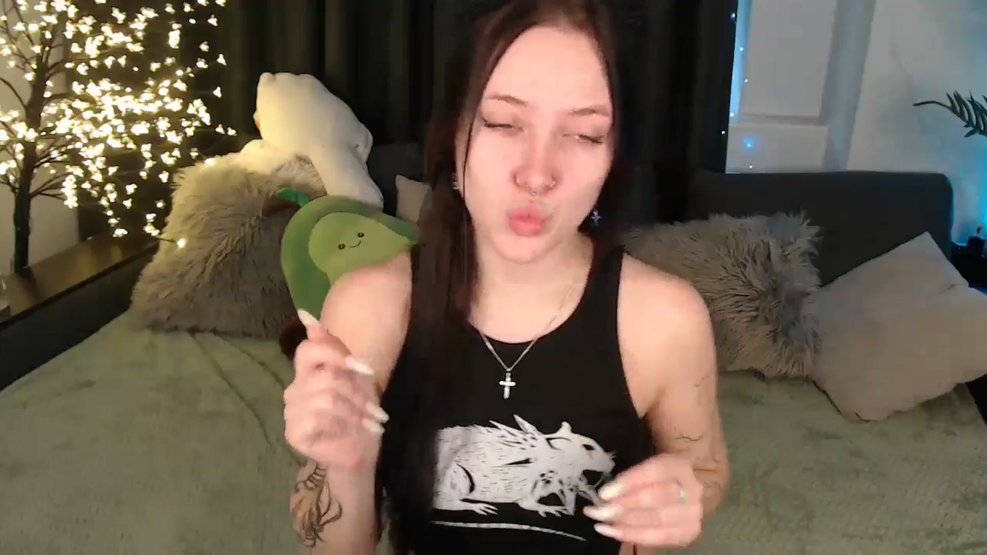 Gallery image thumbnail from SerenaSantos's myfreecams stream on, 12/24/2025, 11:29 image 13 of 20