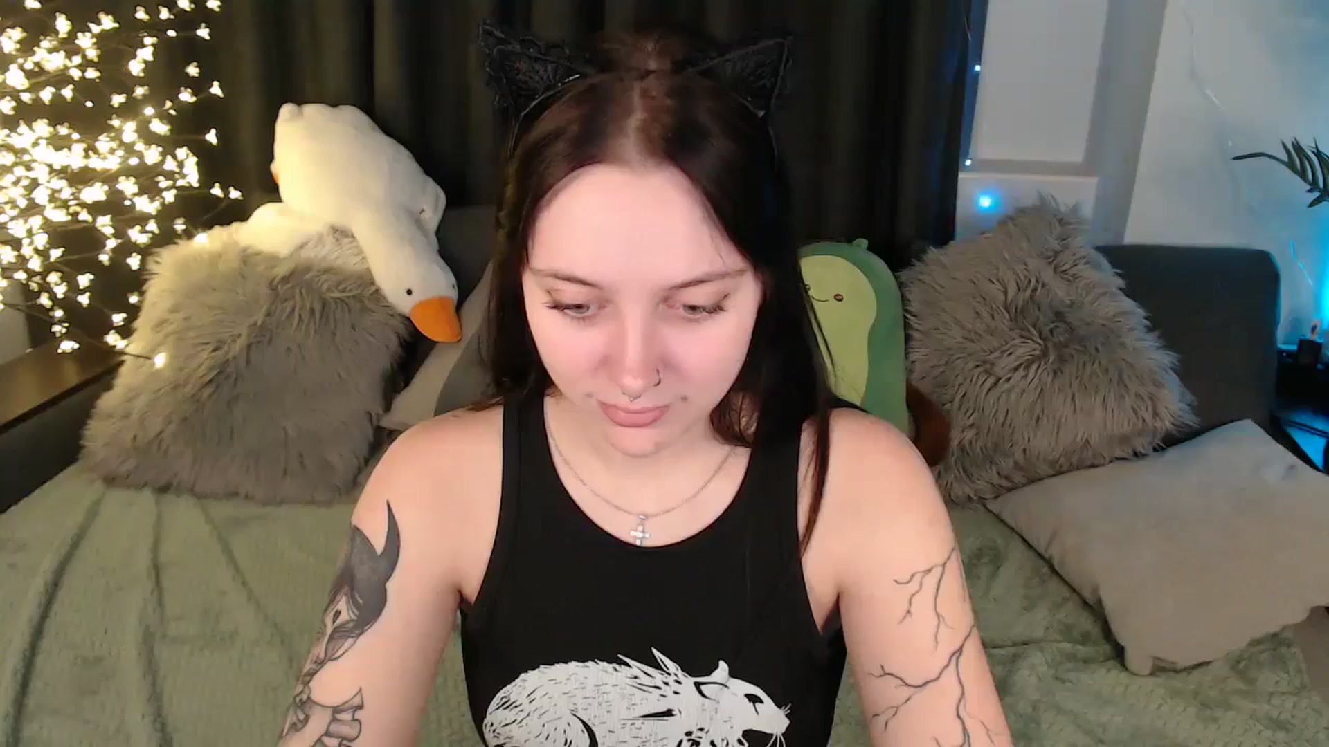 Gallery image thumbnail from SerenaSantos's myfreecams stream on, 12/24/2025, 14:55 image 4 of 20