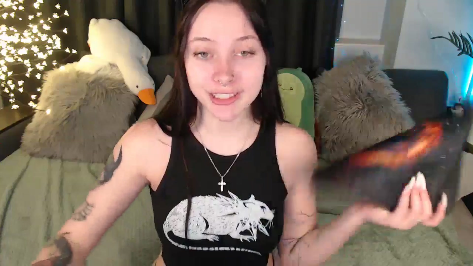 Gallery image thumbnail from SerenaSantos's myfreecams stream on, 12/24/2025, 14:55 image 16 of 20