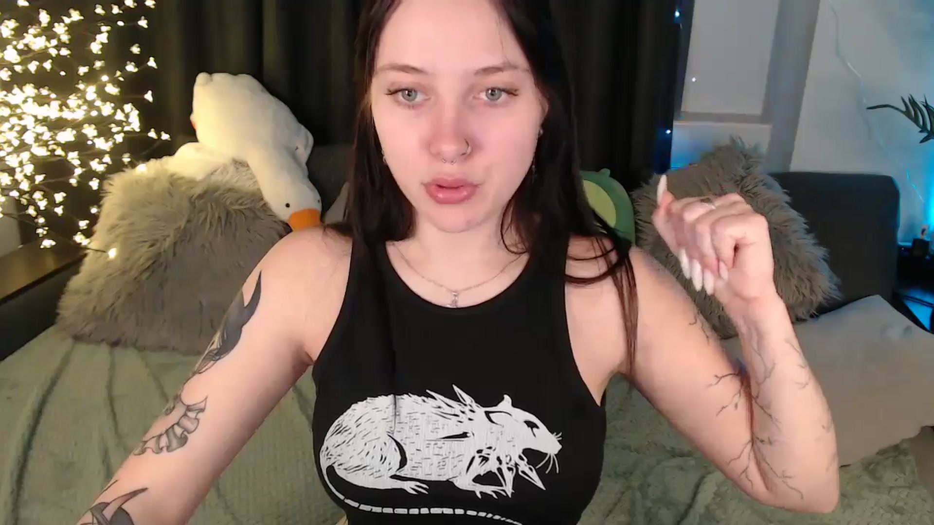 Gallery image thumbnail from SerenaSantos's myfreecams stream on, 12/24/2025, 14:55 image 10 of 20
