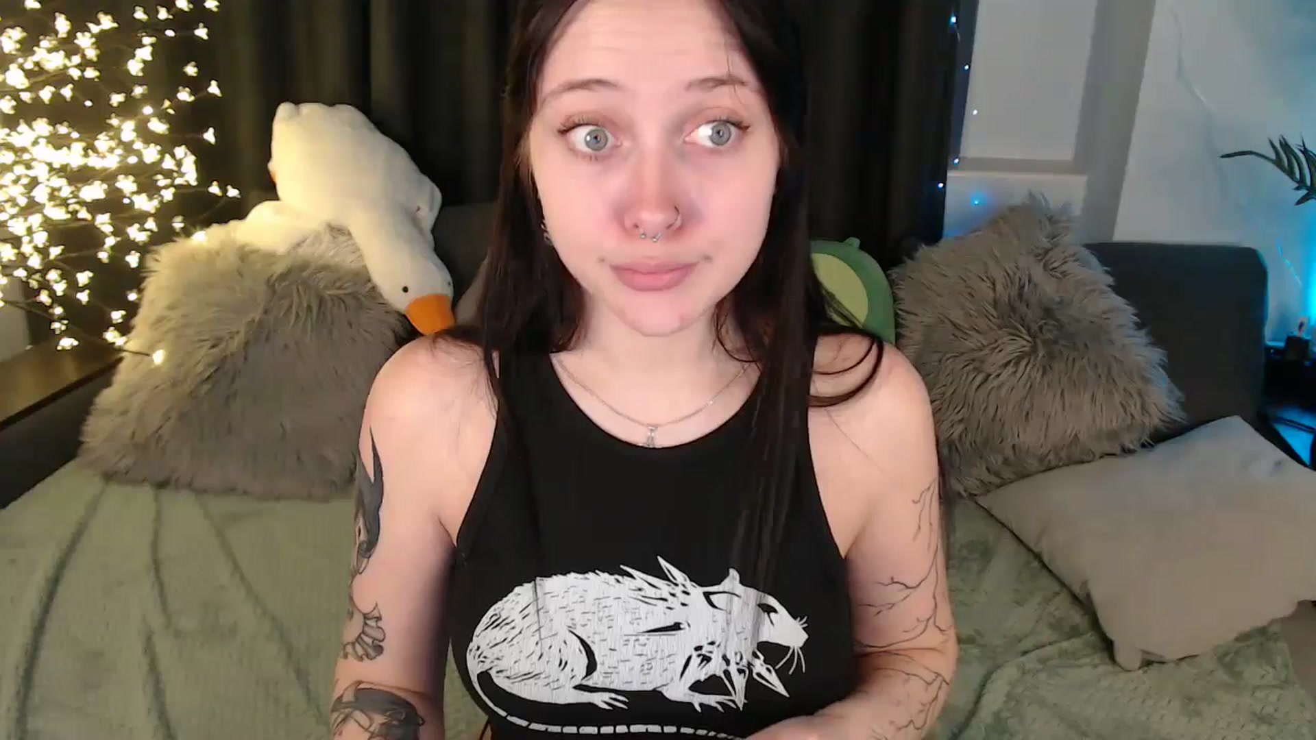 Gallery image thumbnail from SerenaSantos's myfreecams stream on, 12/24/2025, 14:55 image 9 of 20